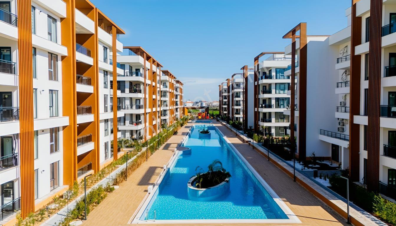 Eşyalı 1+1 Ara Kat, Doğalgazlı / Havuz Manzaralı /
