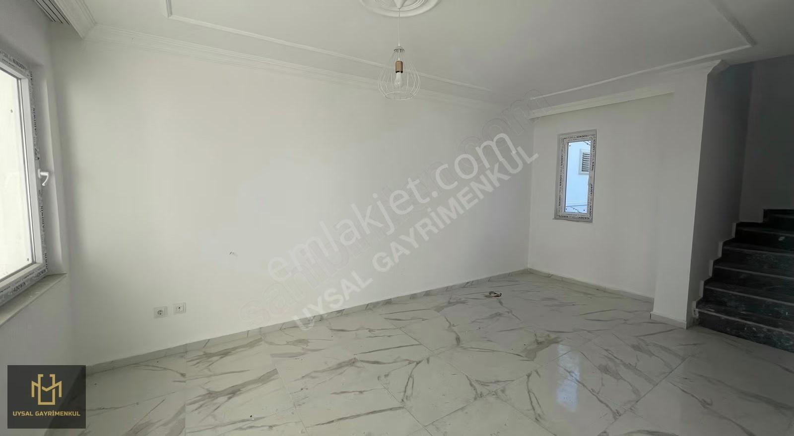Boğazkent'te Satılık Yeni Tadilatlı Villa - Denize 300m - Görsel 2