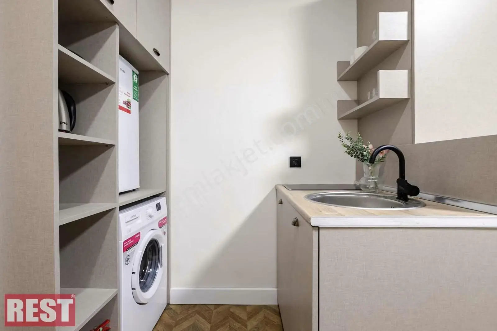 Büyük Bayram Sokakta Full Eşyalı Stüdyo Daire Faturalar Dahildir - Görsel 3