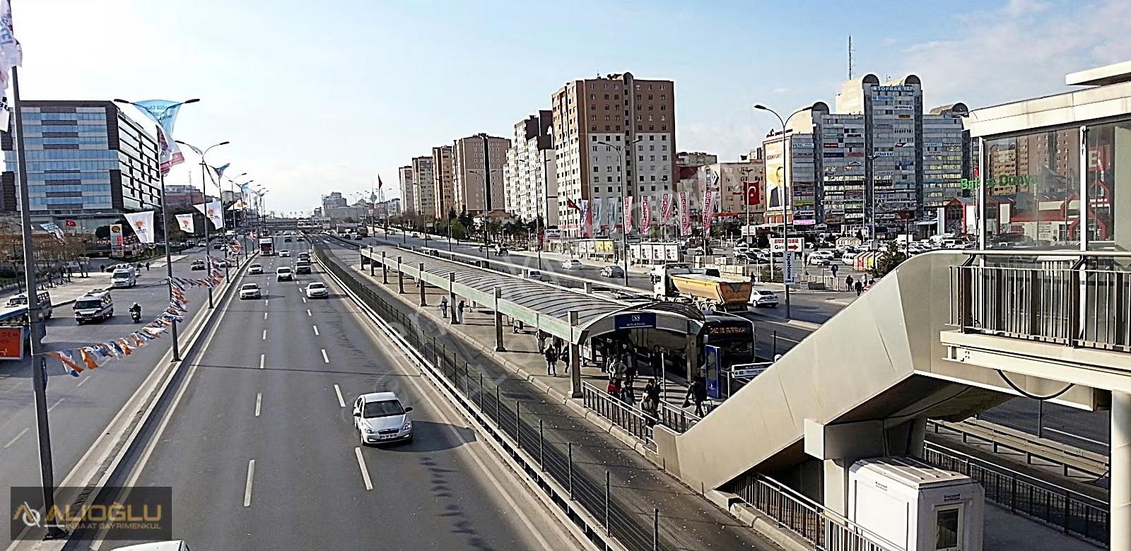 Metrobüse 10dk Tam Donanımlı Site İçi Ebeveyn Banyolu 3+1 120m2 - Görsel 19
