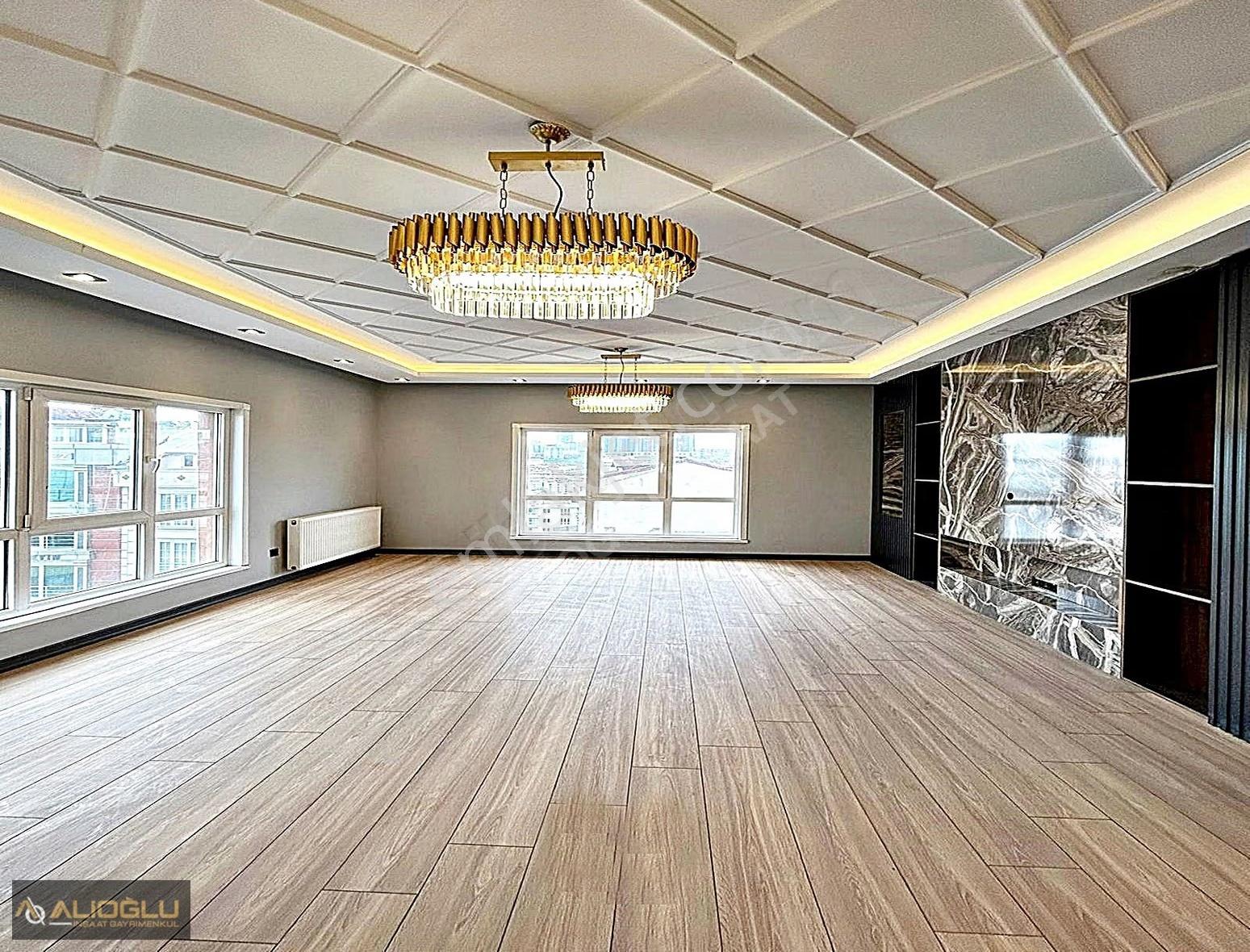 Metrobüse 10dk Tam Donanımlı Site İçi Ebeveyn Banyolu 3+1 120m2