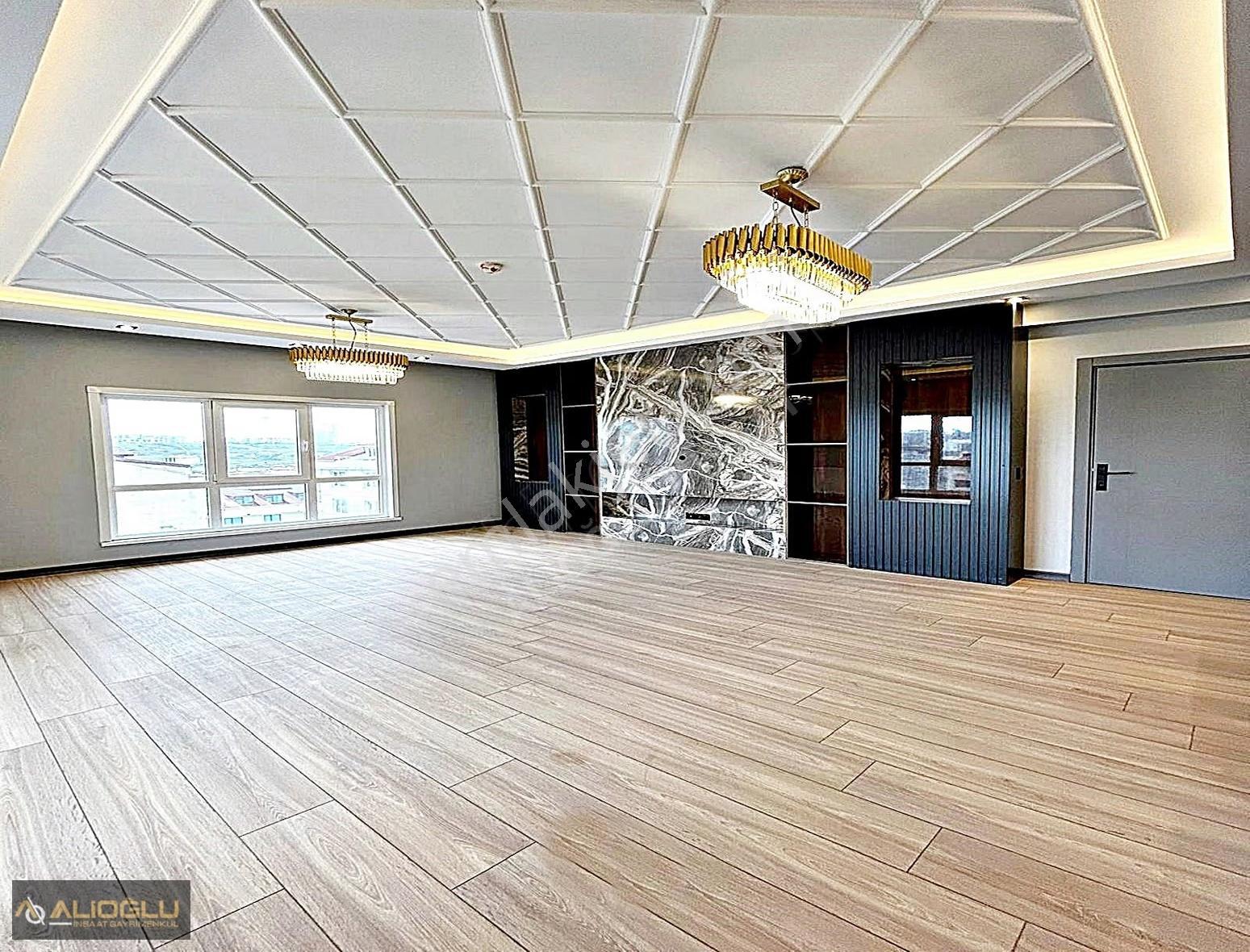 Metrobüse 10dk Tam Donanımlı Site İçi Ebeveyn Banyolu 3+1 120m2 - Görsel 3