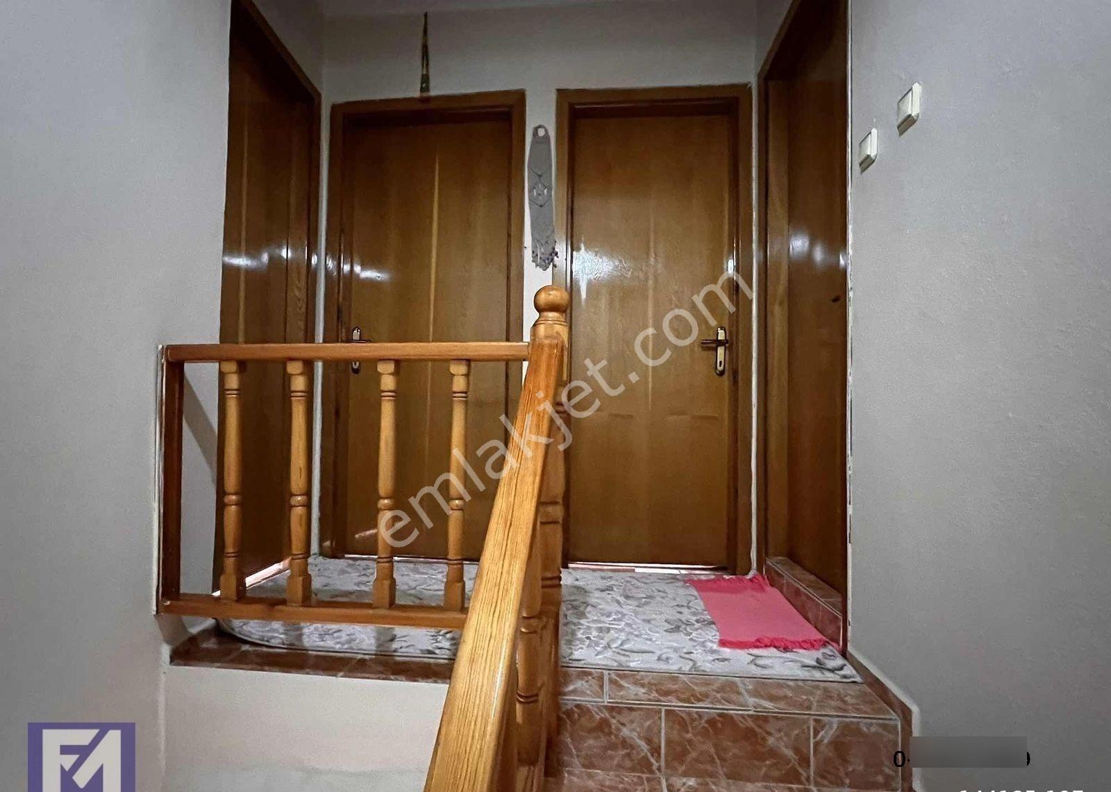 Eskifoçada Satılık Müstakil Kullanımlı Dubleks Villa - Görsel 16