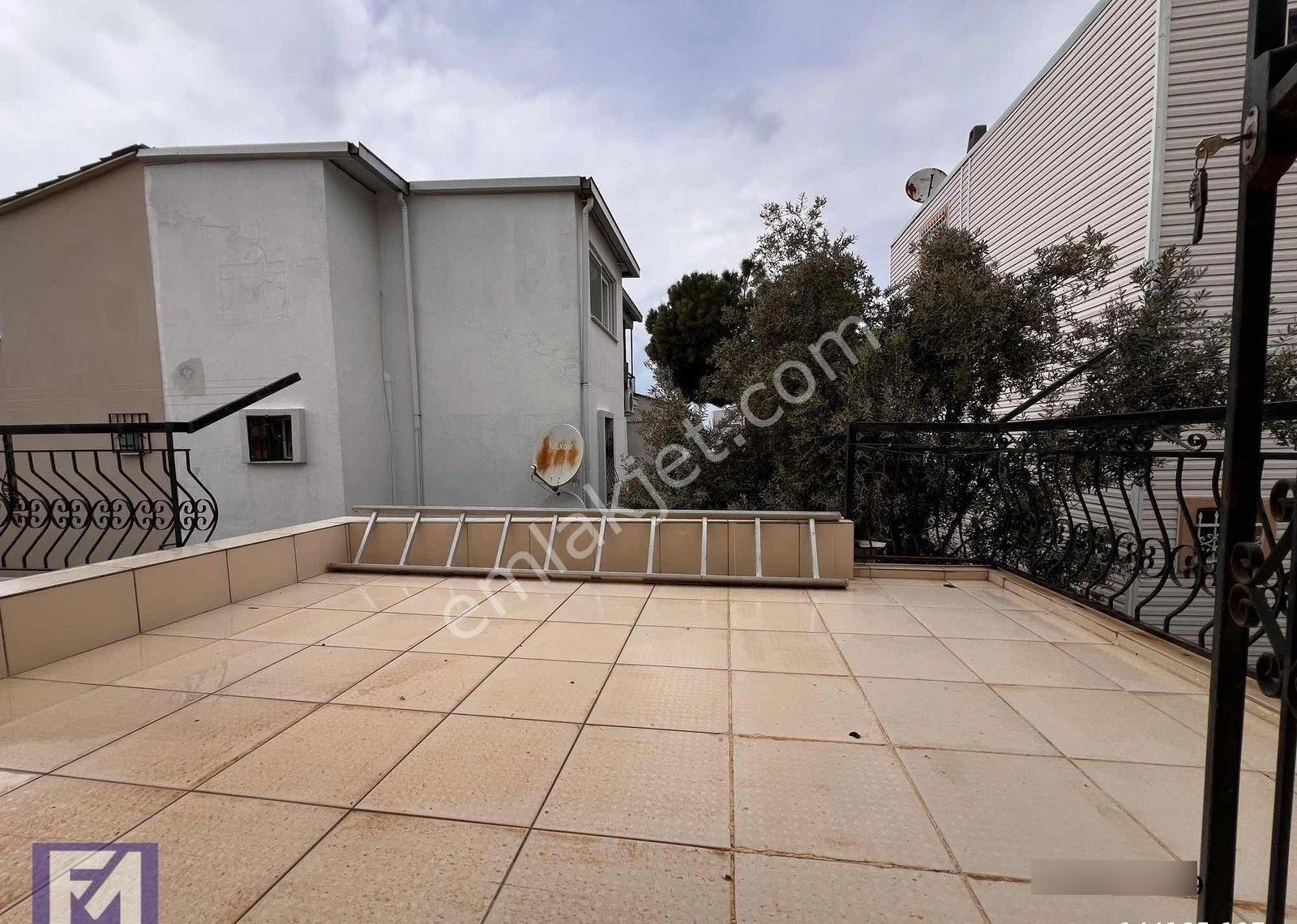 Eskifoçada Satılık Müstakil Kullanımlı Dubleks Villa - Görsel 35