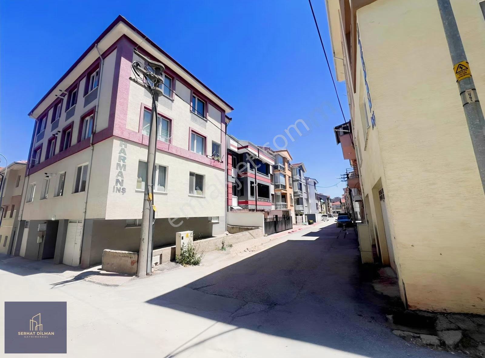 Emek Mahallesinde Satılık 2+1 Daire