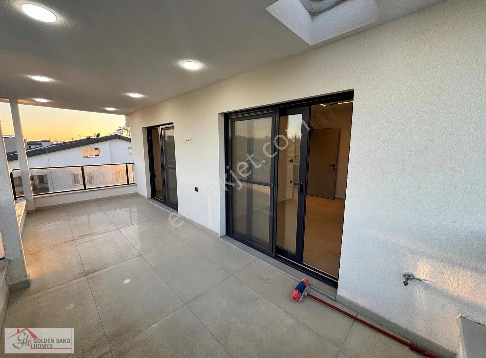 Yerden Isıtmalı Otoparklı 4+1 Villa - Görsel 11