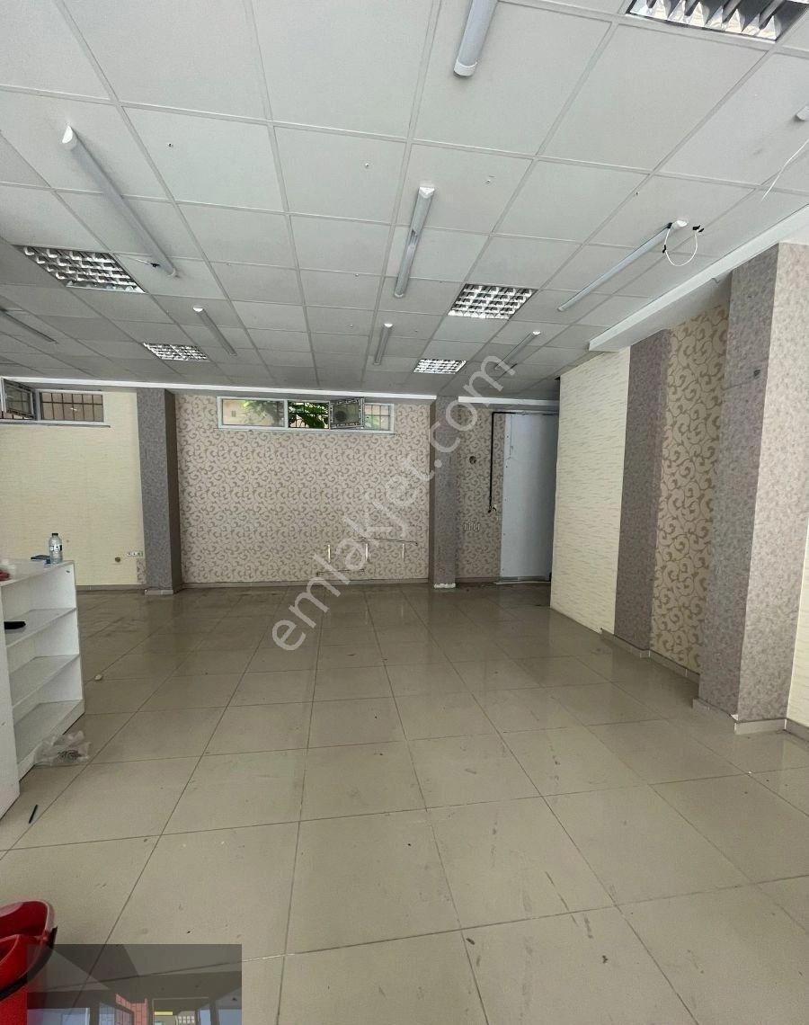 Güzelyurt Mahallesinde Metrobüse 5 Dakika 300 M2 Kiralık Dükkan - Görsel 7