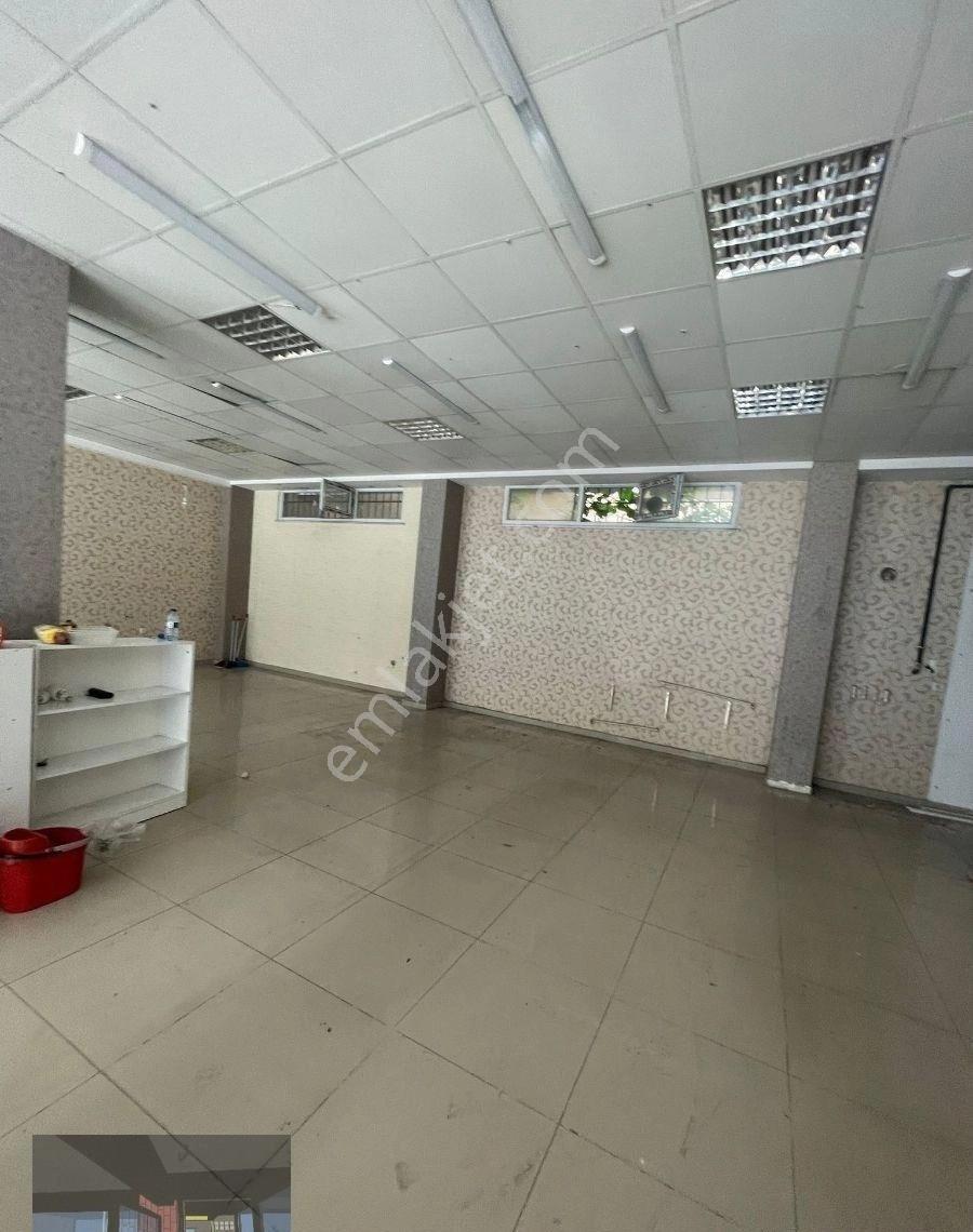 Güzelyurt Mahallesinde Metrobüse 5 Dakika 300 M2 Kiralık Dükkan - Görsel 2