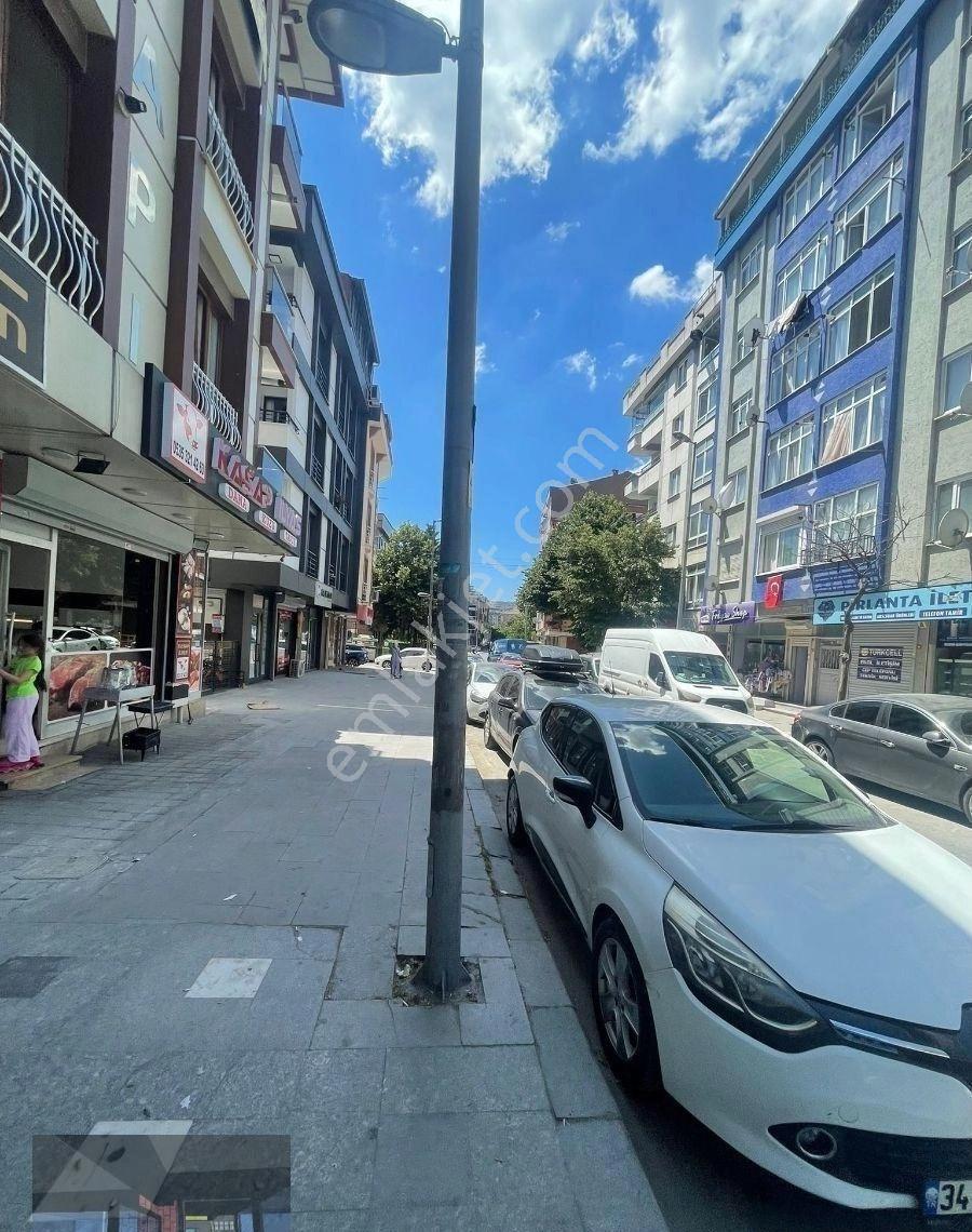 Güzelyurt Mahallesinde Metrobüse 5 Dakika 300 M2 Kiralık Dükkan - Görsel 22