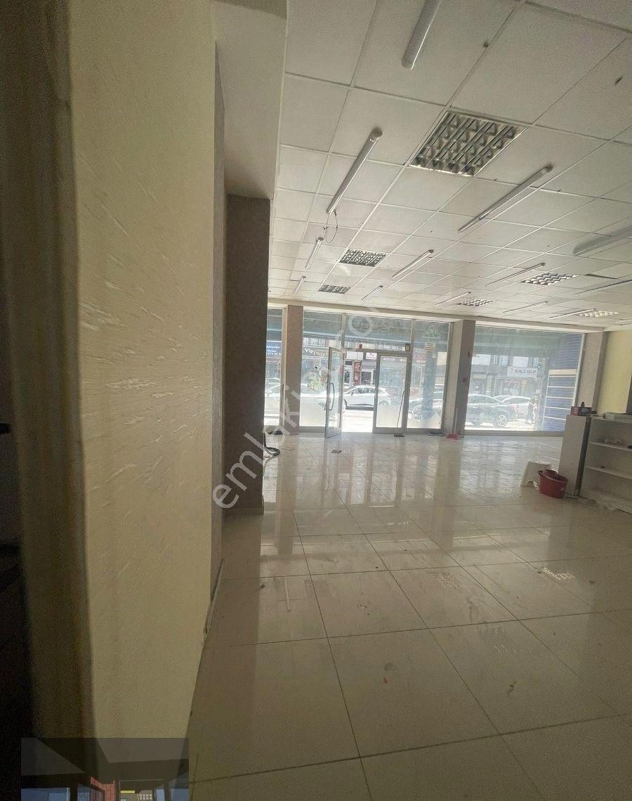 Güzelyurt Mahallesinde Metrobüse 5 Dakika 300 M2 Kiralık Dükkan - Görsel 31
