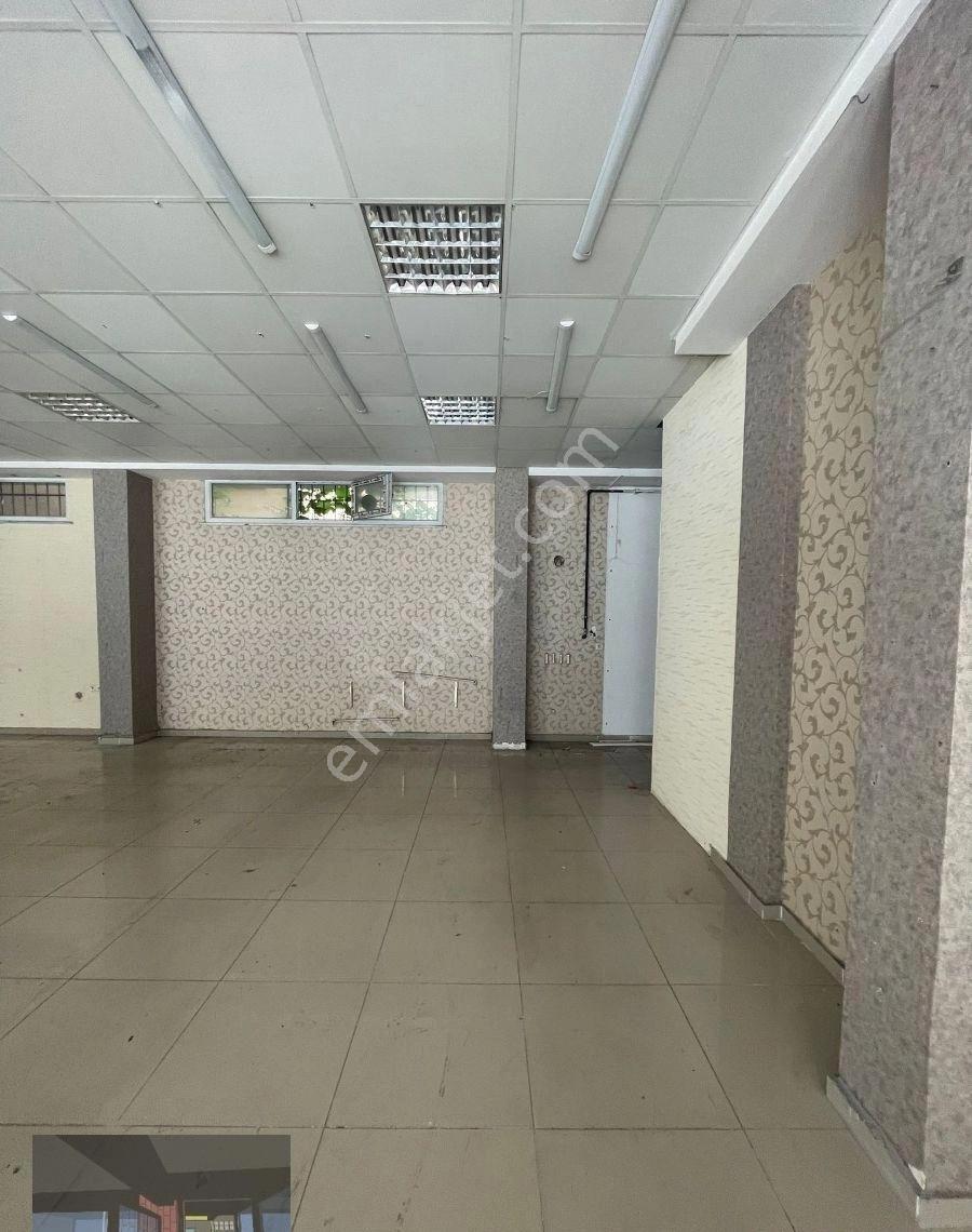 Güzelyurt Mahallesinde Metrobüse 5 Dakika 300 M2 Kiralık Dükkan - Görsel 19