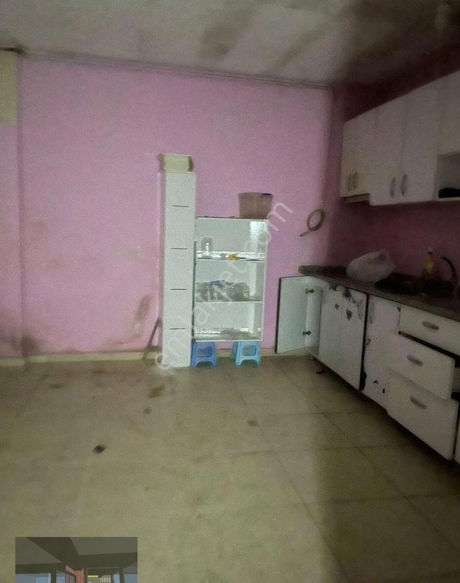 Güzelyurt Mahallesinde Metrobüse 5 Dakika 300 M2 Kiralık Dükkan - Görsel 23
