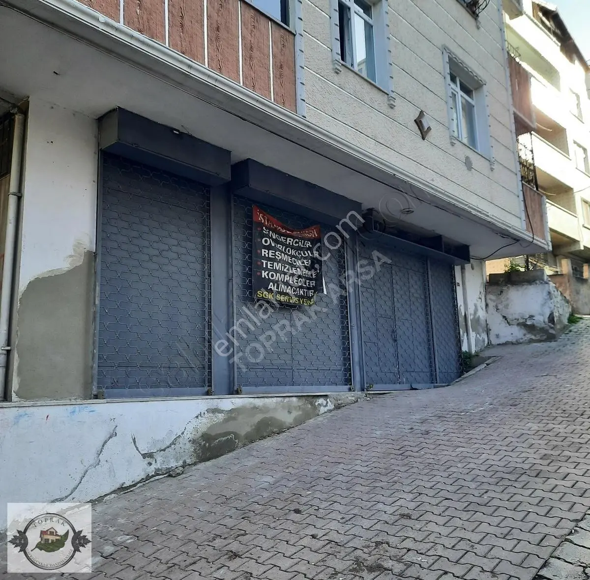 Toprak Gayrımenkul'den Kiralık 200 M2 Tesisatlı Tekstil Atölyesi