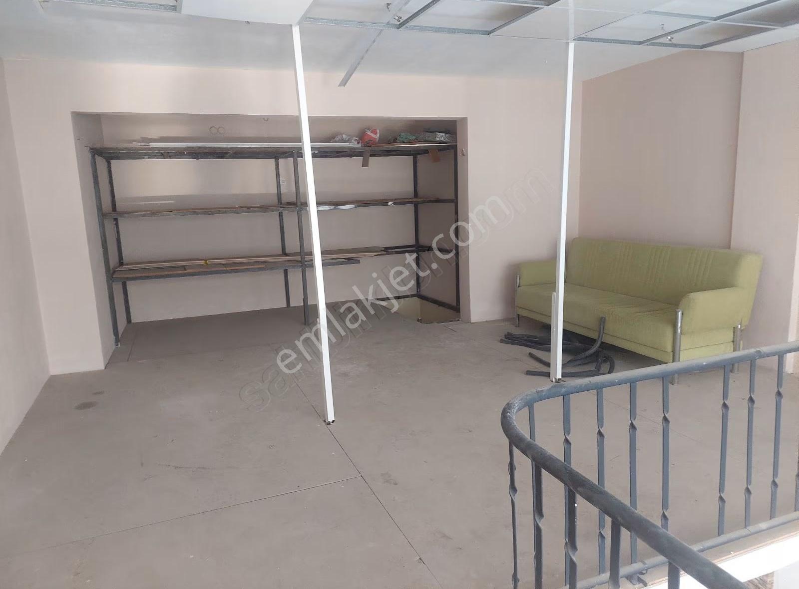 Yeşil Mahalle'de 45 M2+ 30 M2 Batarlı Satılık Dükkan - Görsel 7