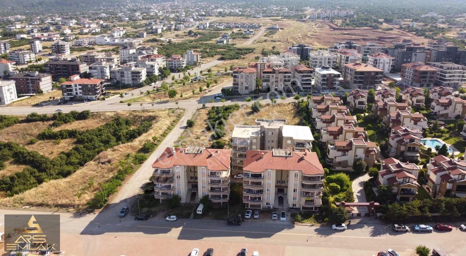 Ars'den Satılık 1200 Evlerde Göveçlik Cad 185m2 Net 3+1 Ara Kat - Görsel 25
