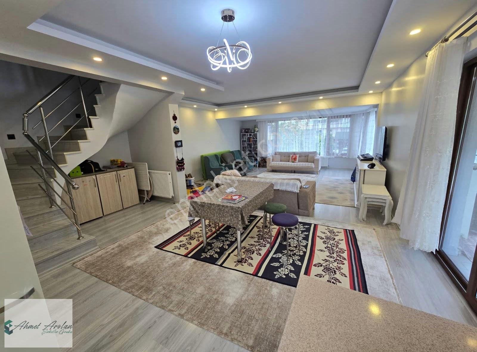 Gölbaşı Hacılar'ın En Nezih Sitesinde Göl Manzaralı Villa - Görsel 19