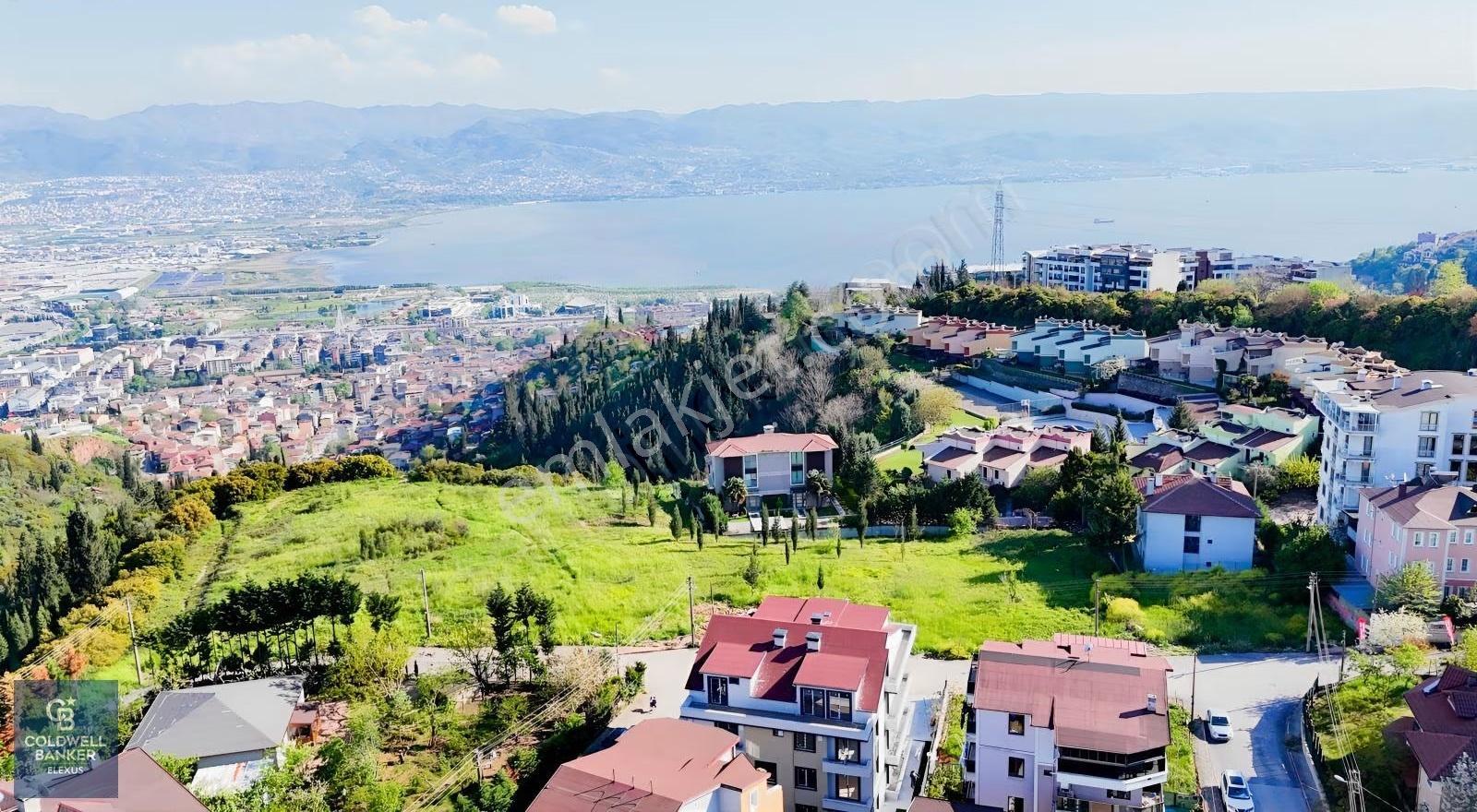 İzmit Bağçeşme'de Doğa Deniz Manzaralı Satılık 3+1 Arakat