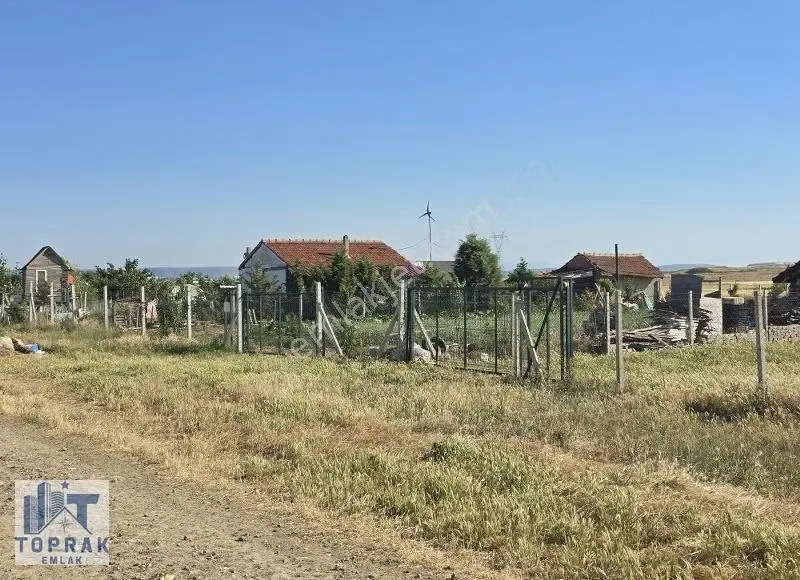 Toprak Emlaktan Sakintepede Satılık Tarla Bahçeyeri