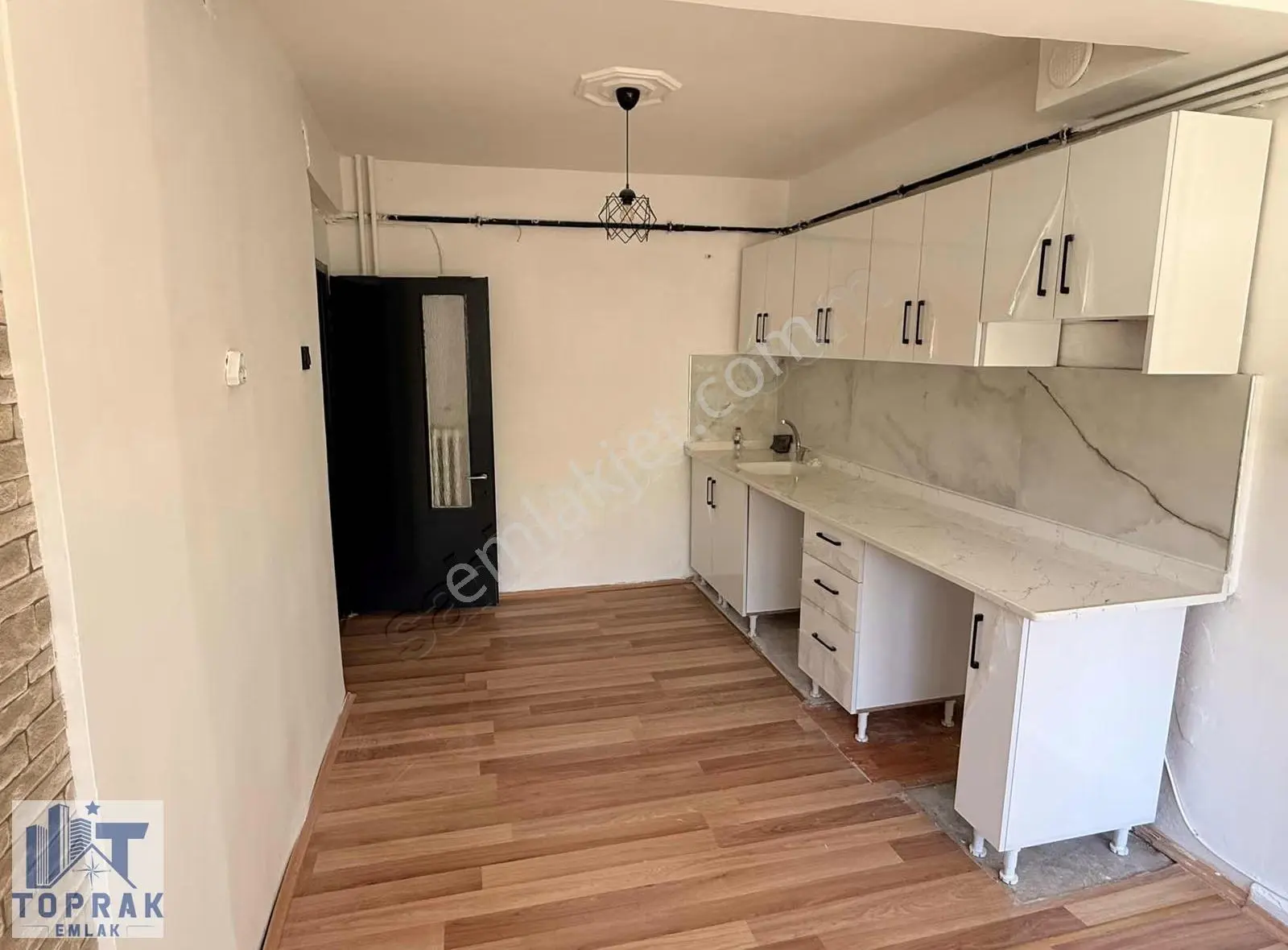 Toprak Emlaktan Uluönder Mah Cadde Üzerinde Bakımlı Kiralık 2+1 - Görsel 16