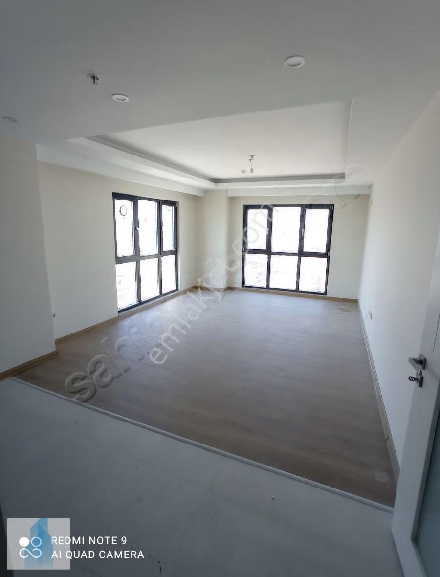 Mega Garden Da Satılık Manzaralı 2+1,80m2 Büyük Tip Harika Daire - Görsel 17