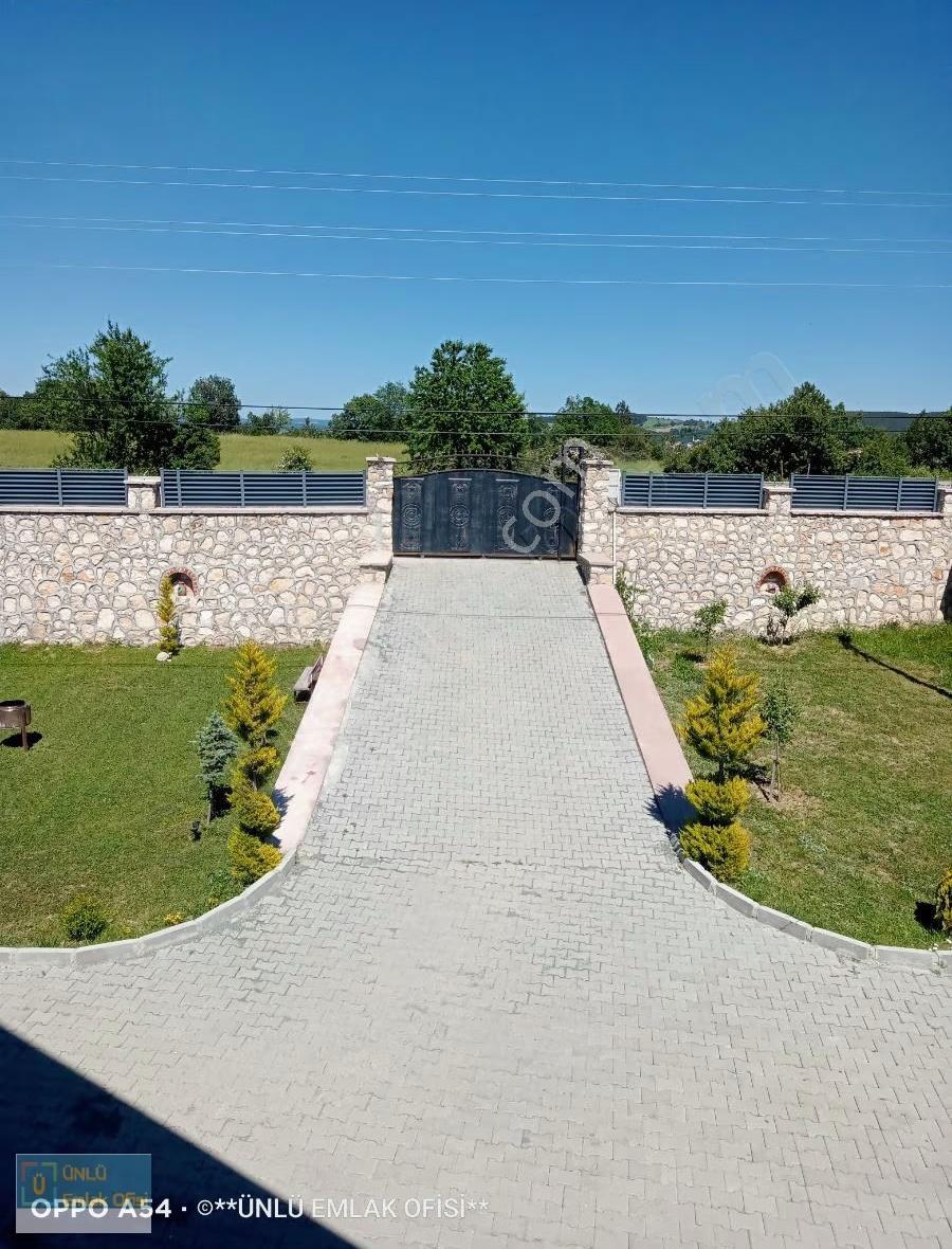 Ünlü Emlaktan Ilgaz Dağı Manzaralı Özel Yapım Müstakil Taş Villa - Görsel 33
