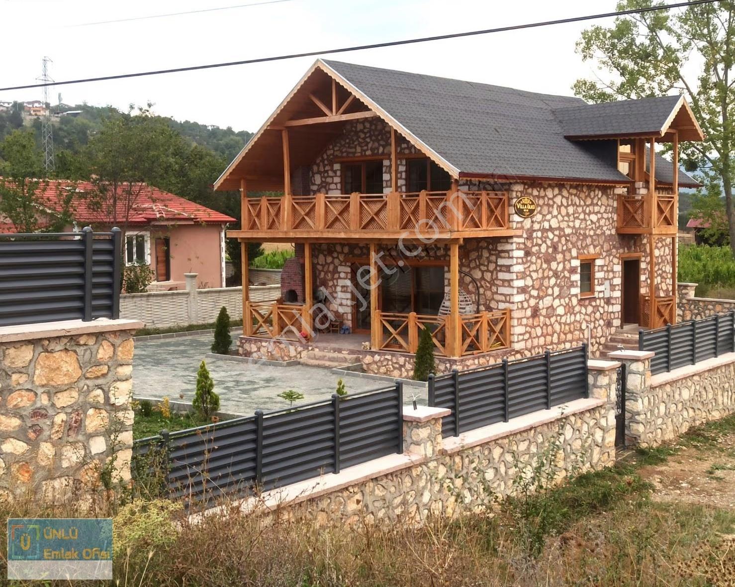 Ünlü Emlaktan Ilgaz Dağı Manzaralı Özel Yapım Müstakil Taş Villa - Görsel 6