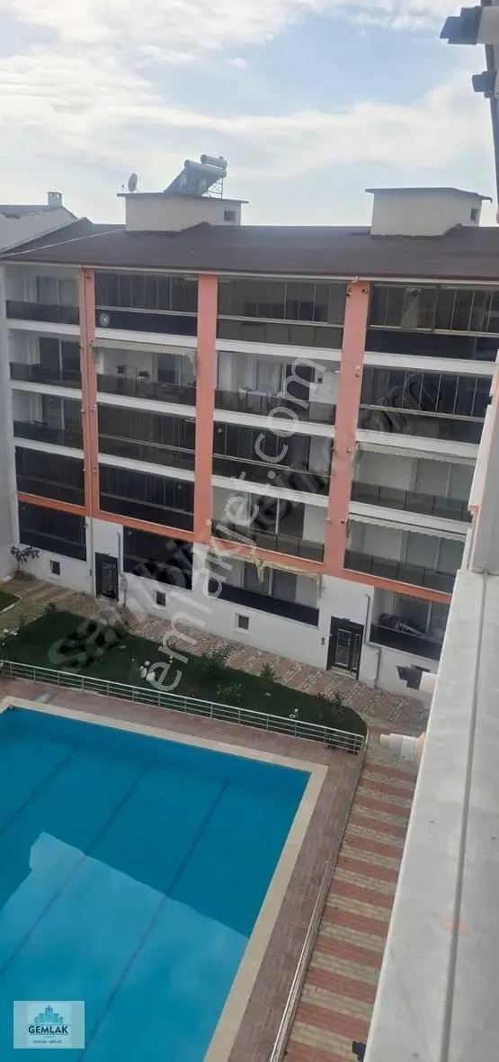 Gemlik Kumlada Gemlak Tan Yeni Sitede Havuzlu 2+1 Daire