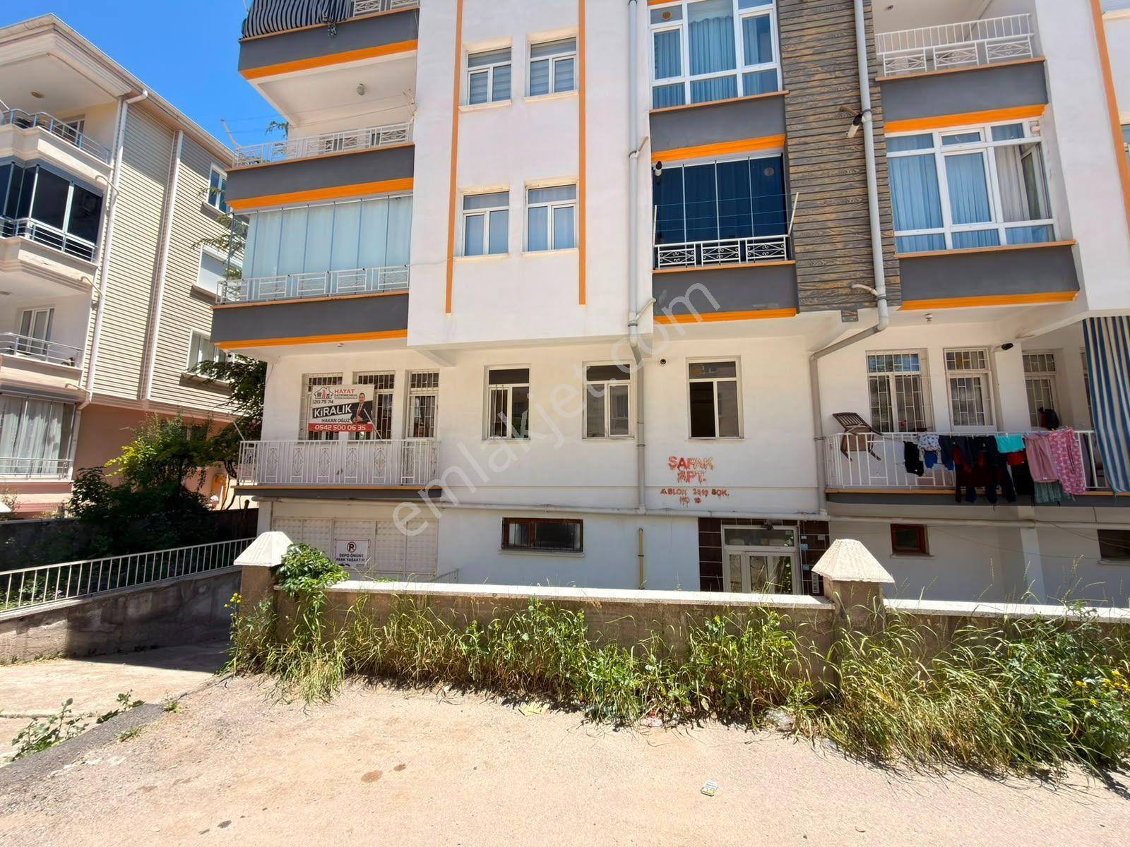Küçük Bölcek Mah.hacı Cevriye Okulu Yanı Kiralık 3+1 Daire - Görsel 2
