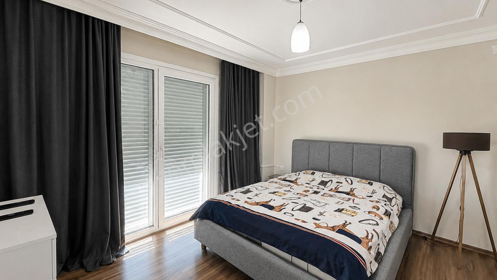 Çınarcık Koru'da Havuzlu Müstakil Deniz Manzaralı Satılık Villa - Görsel 33