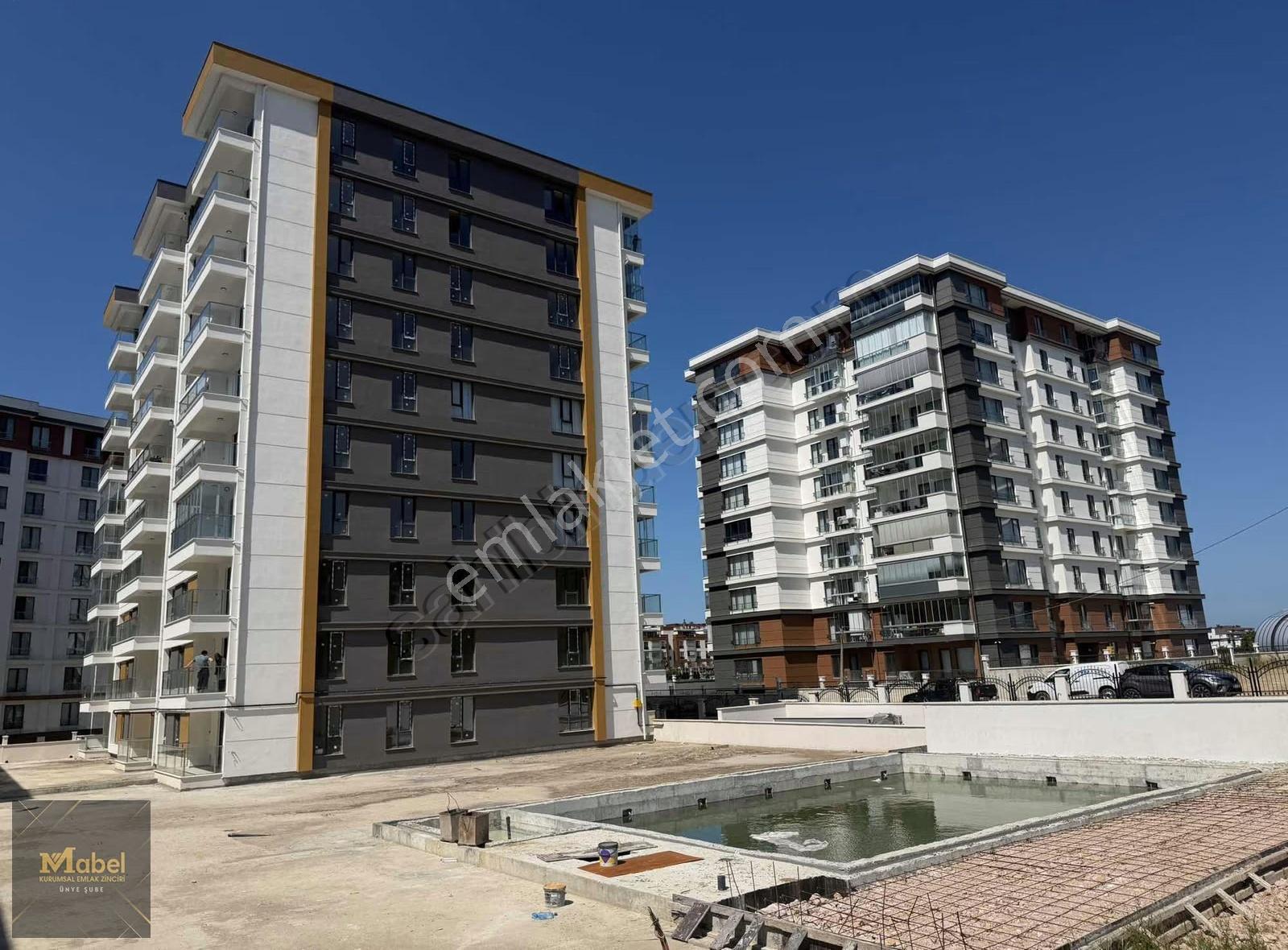 Korupark Sitesinde Havuz Köşeli Ayrı Mutafklı Lüx 1+1 - Görsel 17