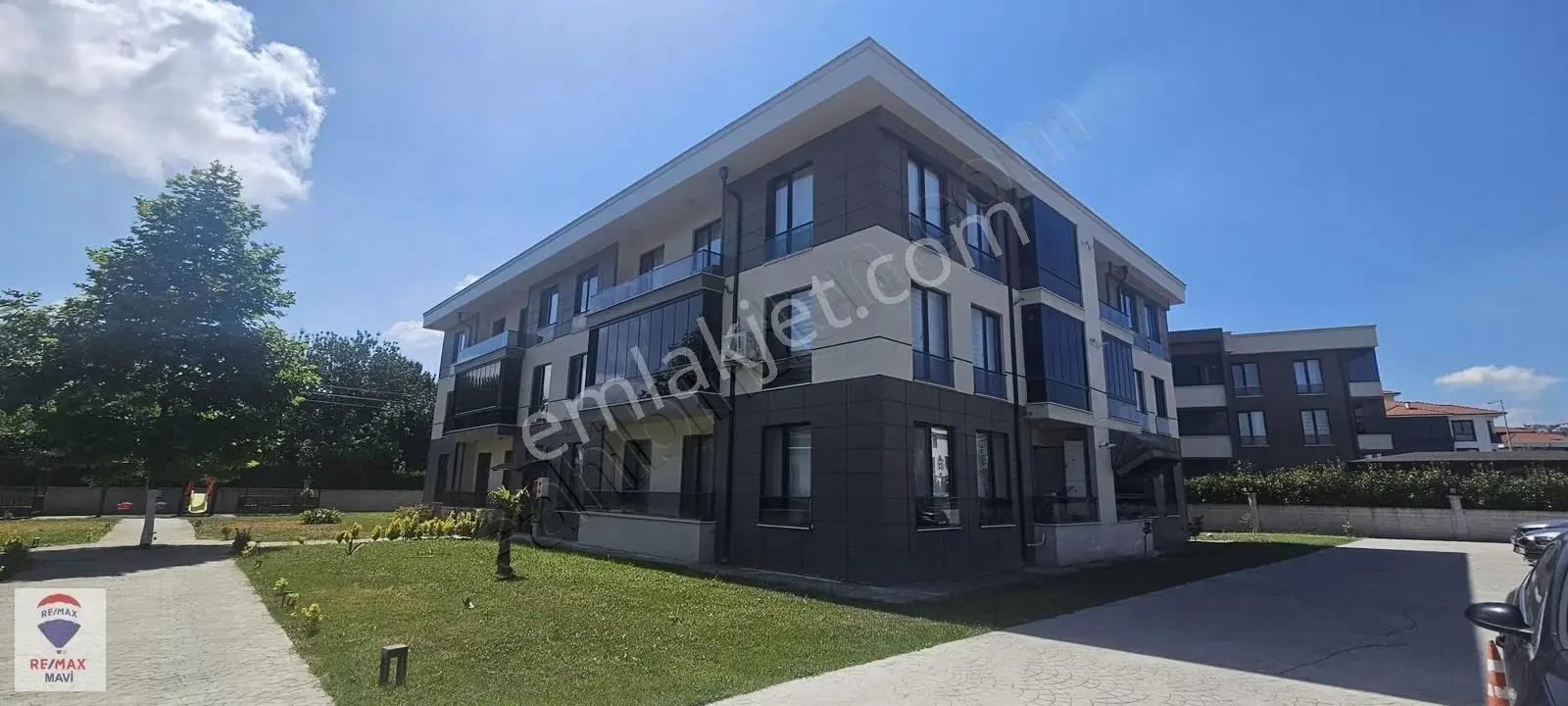Remax Mavi Arabacıalanı Siteiçi 3.kat,3+1,130 M2 Satılık Daire - Görsel 4