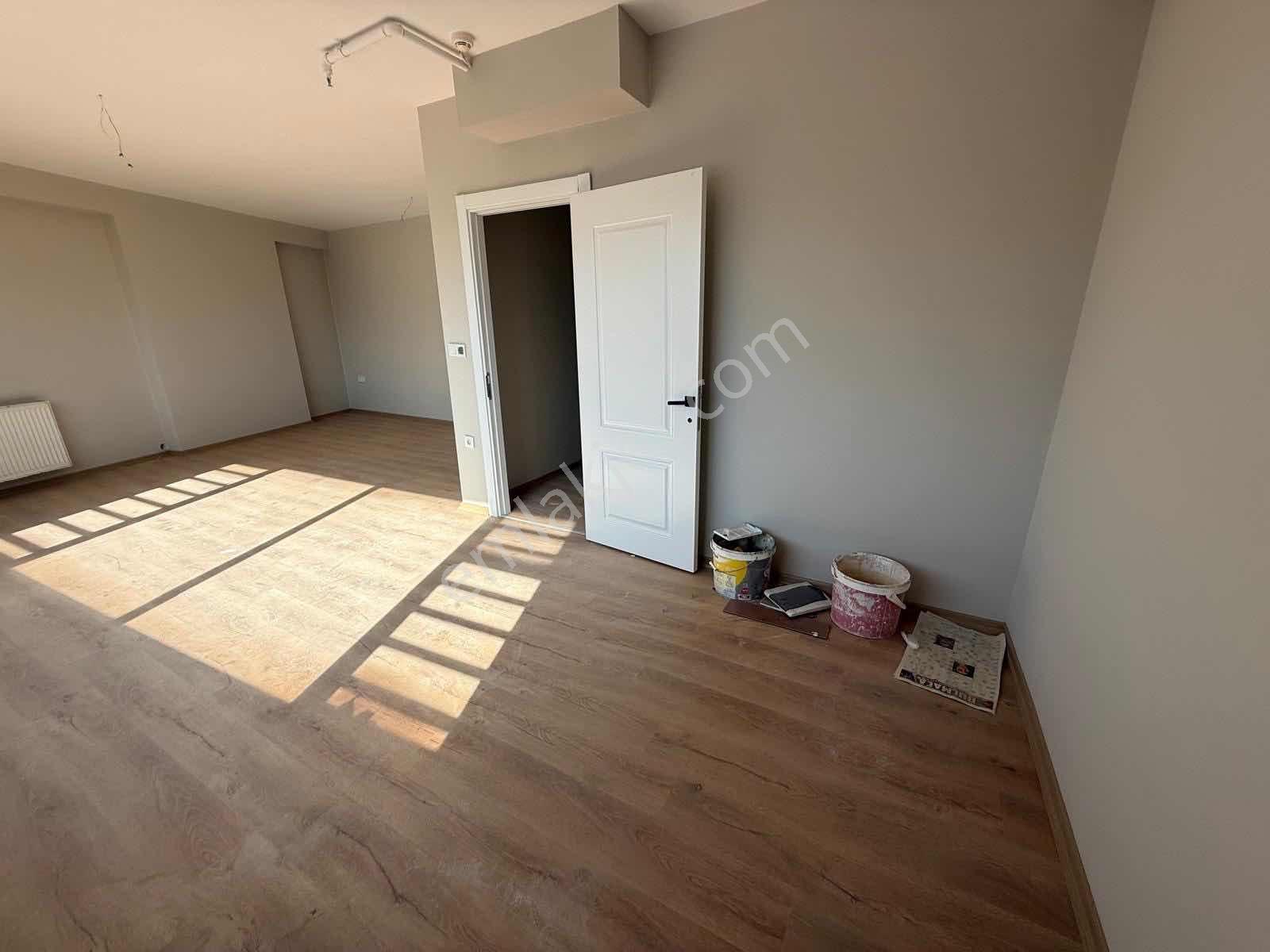 Metro Girişi Çelik Plazada İskanlı 3 Cepheli Köşe Lux Ofis - Görsel 8