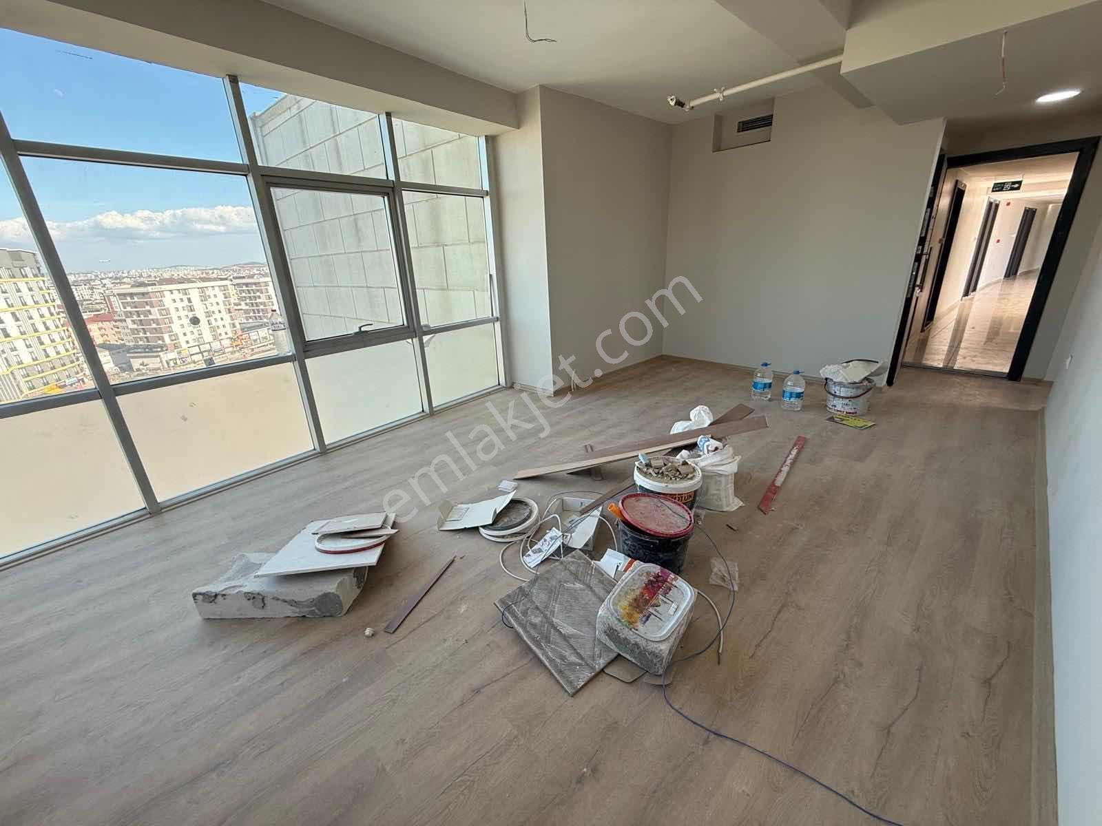 Metro Girişi Çelik Plazada İskanlı 3 Cepheli Köşe Lux Ofis - Görsel 26