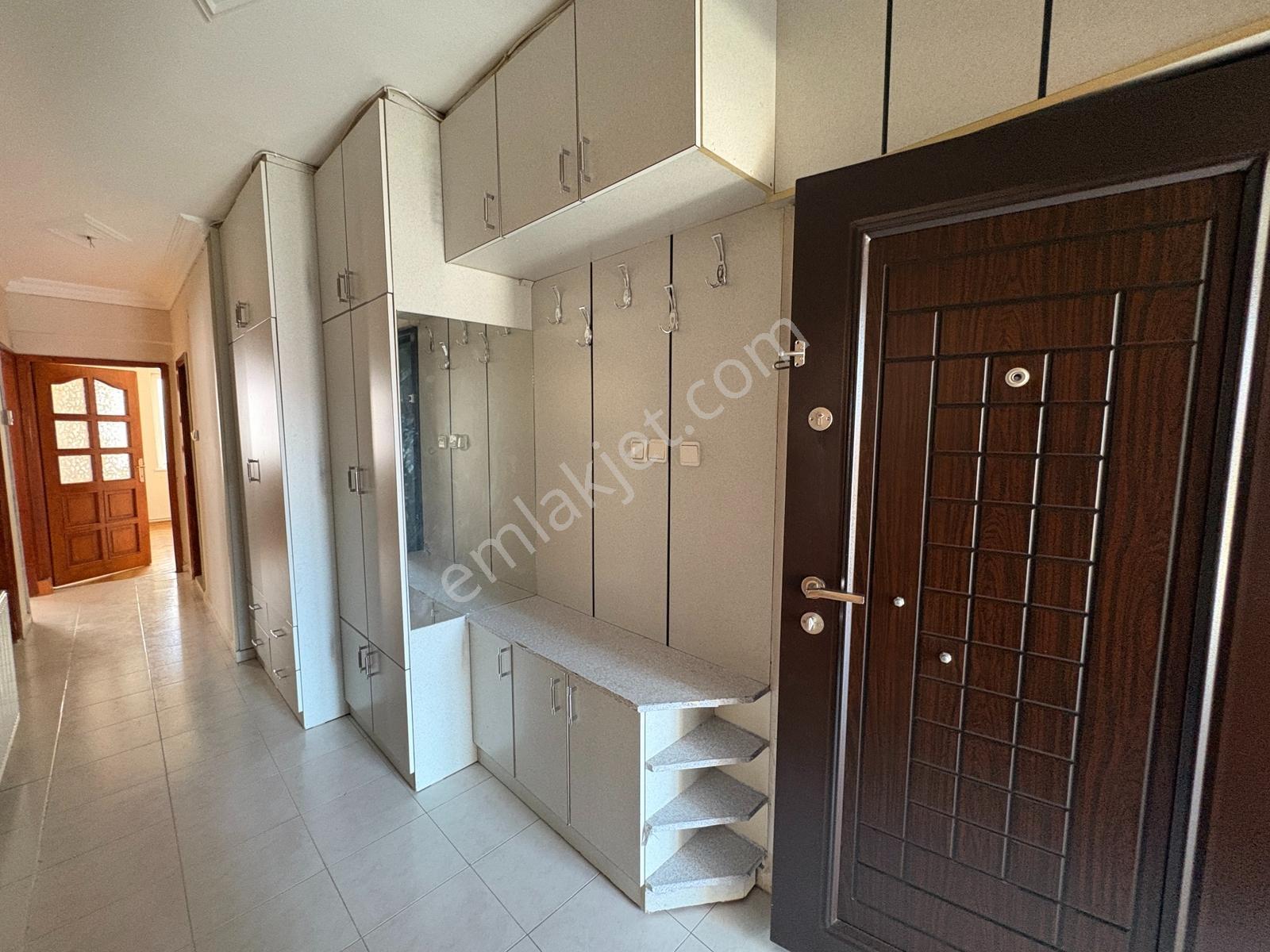 İşcanlar Arkası 3+1 130 M2 Ara Kat Kiralık Daire - Görsel 2