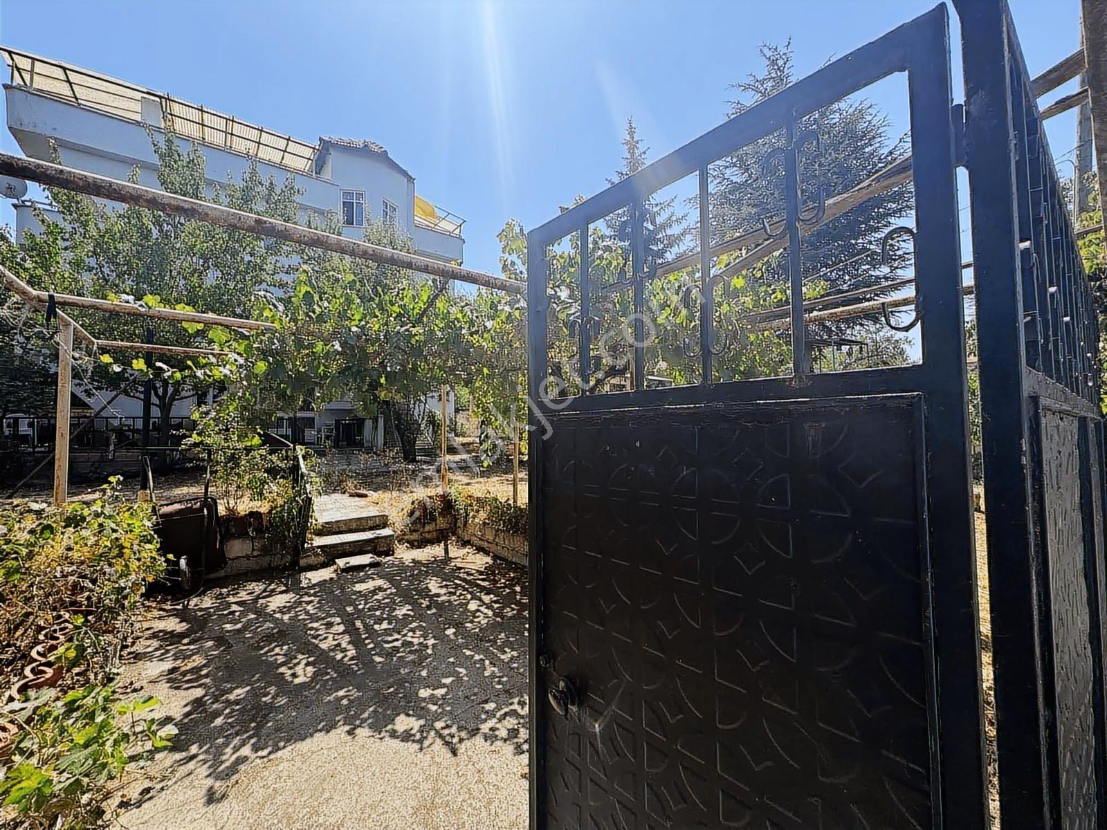 V.koçhan'dan Karabayırda Ziraat Caddesi Altında Triplex Villa - Görsel 8
