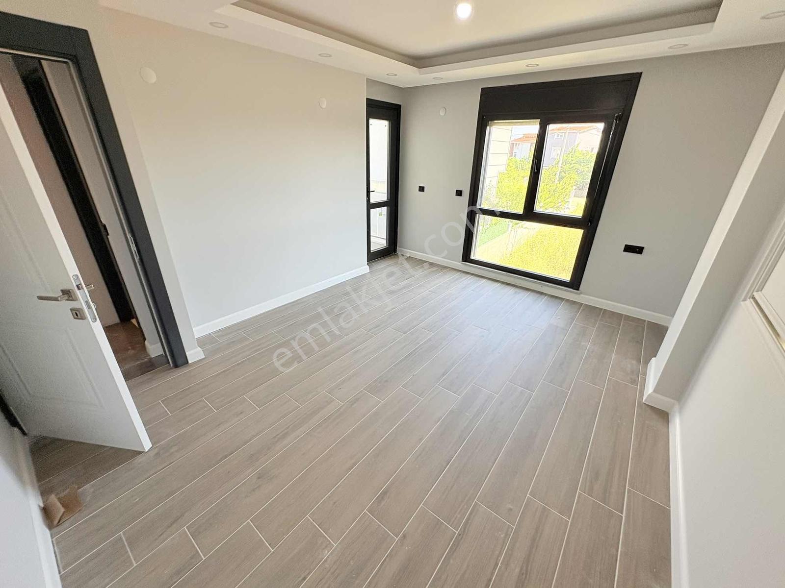 300m2 Arsa İçinde Havuzlu İskanlı Peyzajlı 4+1 Müstakil Villa - Görsel 14