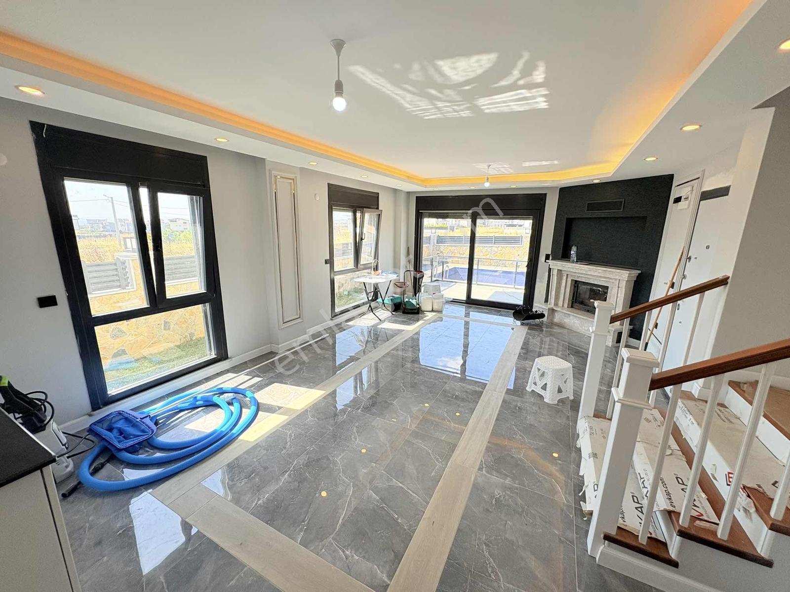 300m2 Arsa İçinde Havuzlu İskanlı Peyzajlı 4+1 Müstakil Villa - Görsel 11