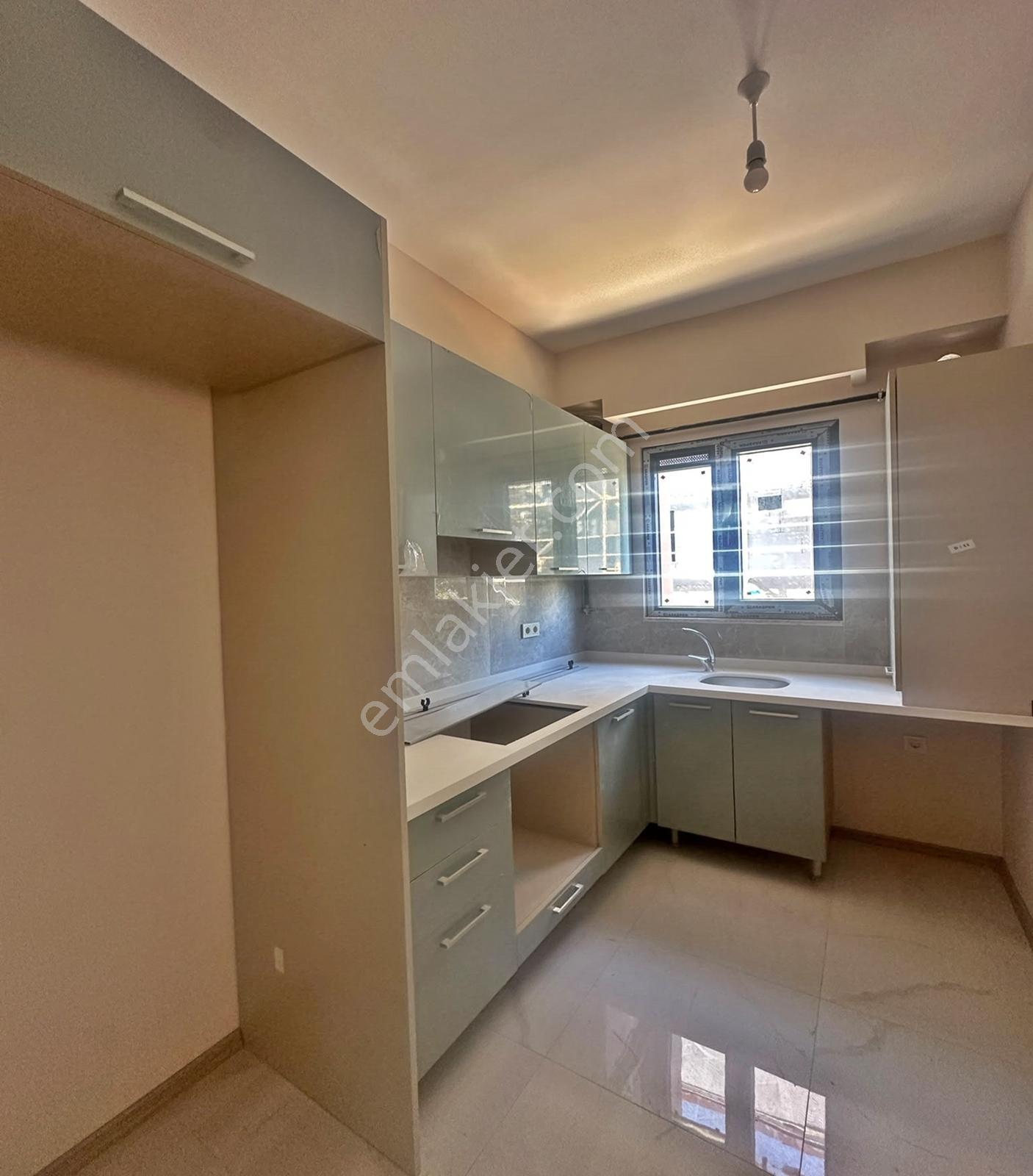 Kod 2196 Ekşioğlu Mah. Caddeye Yürüme Mesafesinde 2+1 Kiralık - Görsel 2