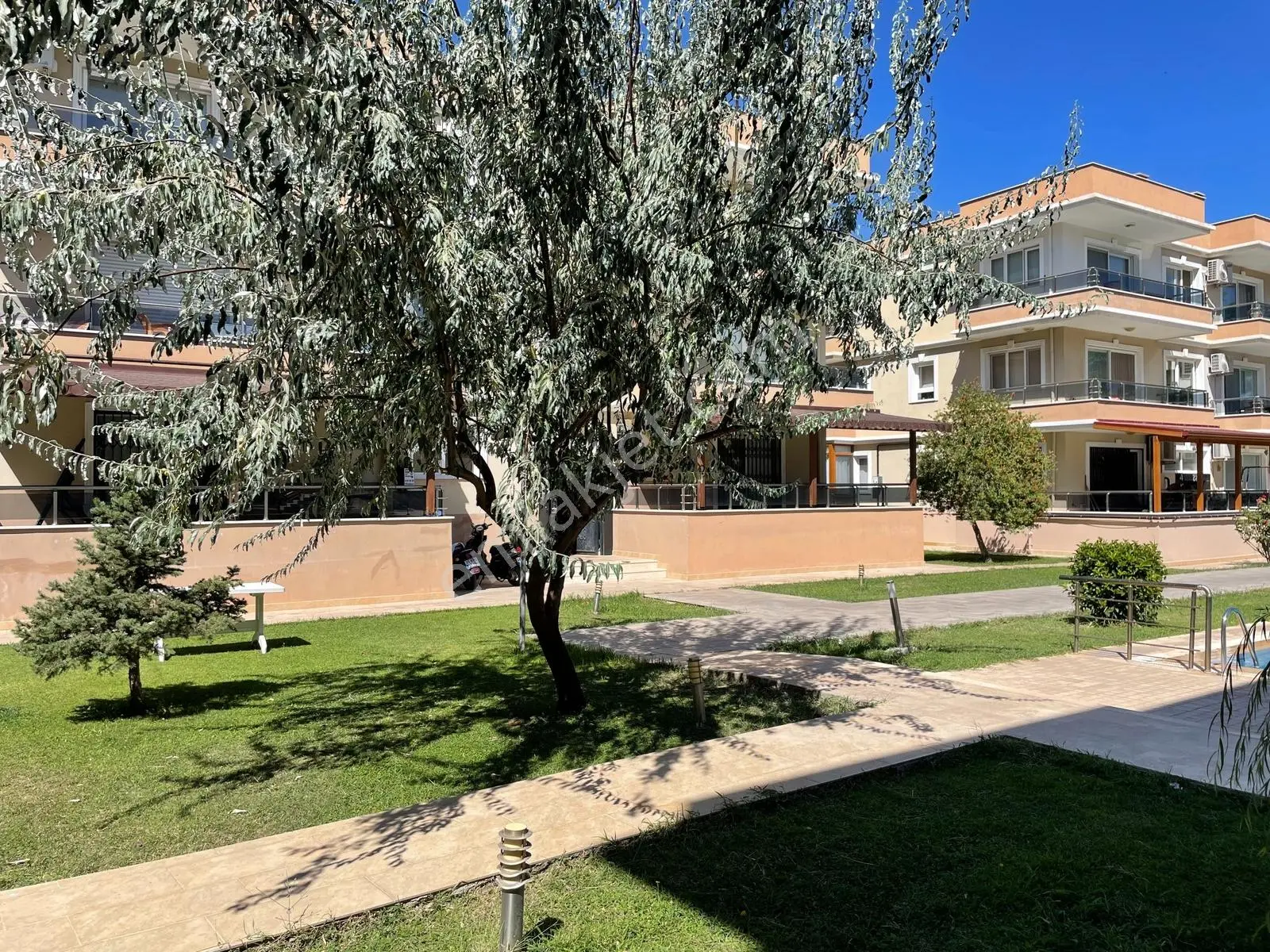 Yeni Foça Merkez Eftelya Sitesi Geniş Tip Ara Kat 3+1 Kiralık - Görsel 7