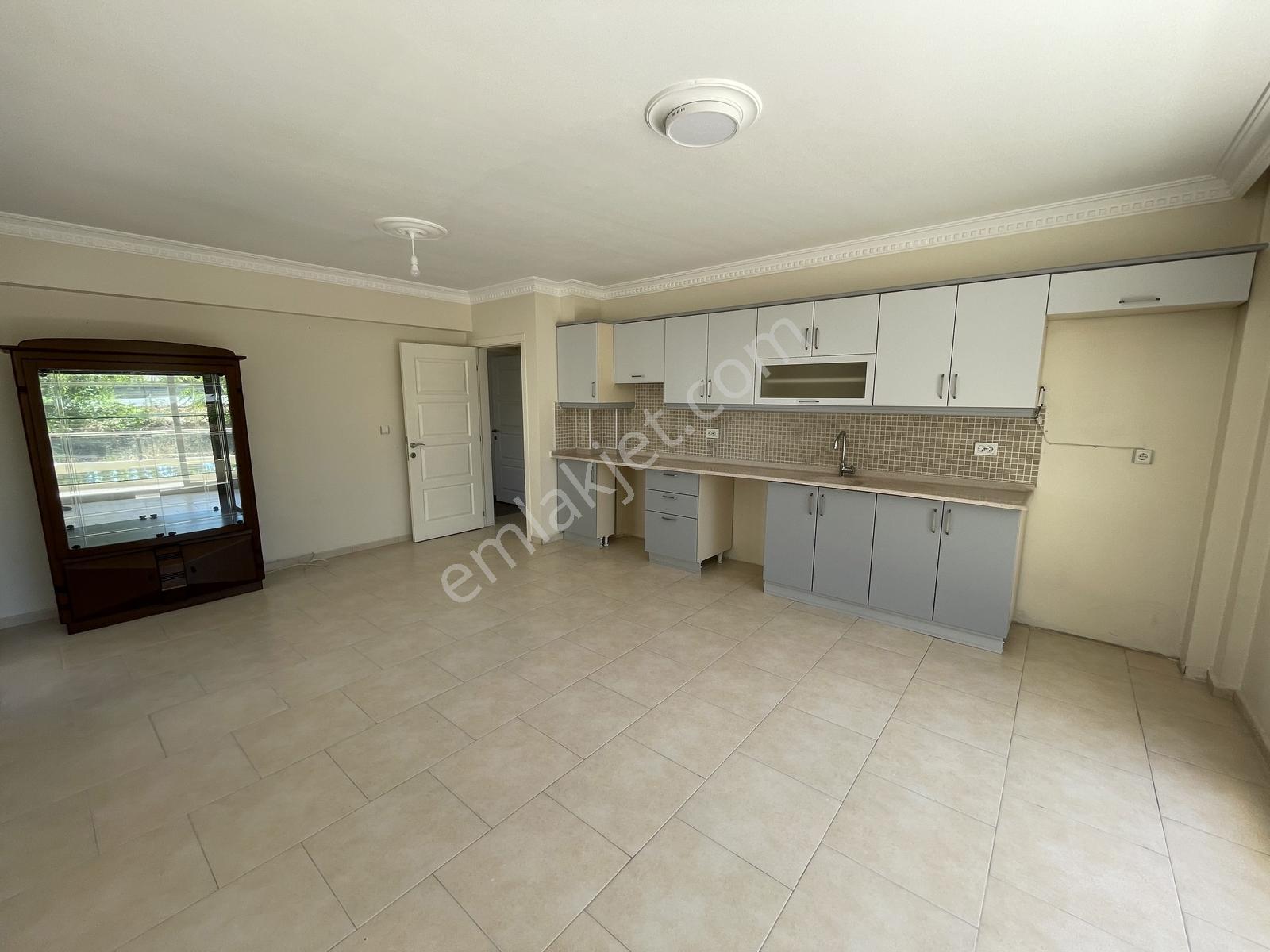 Yeni Foça Merkez Eftelya Sitesi Geniş Tip Ara Kat 3+1 Kiralık - Görsel 16