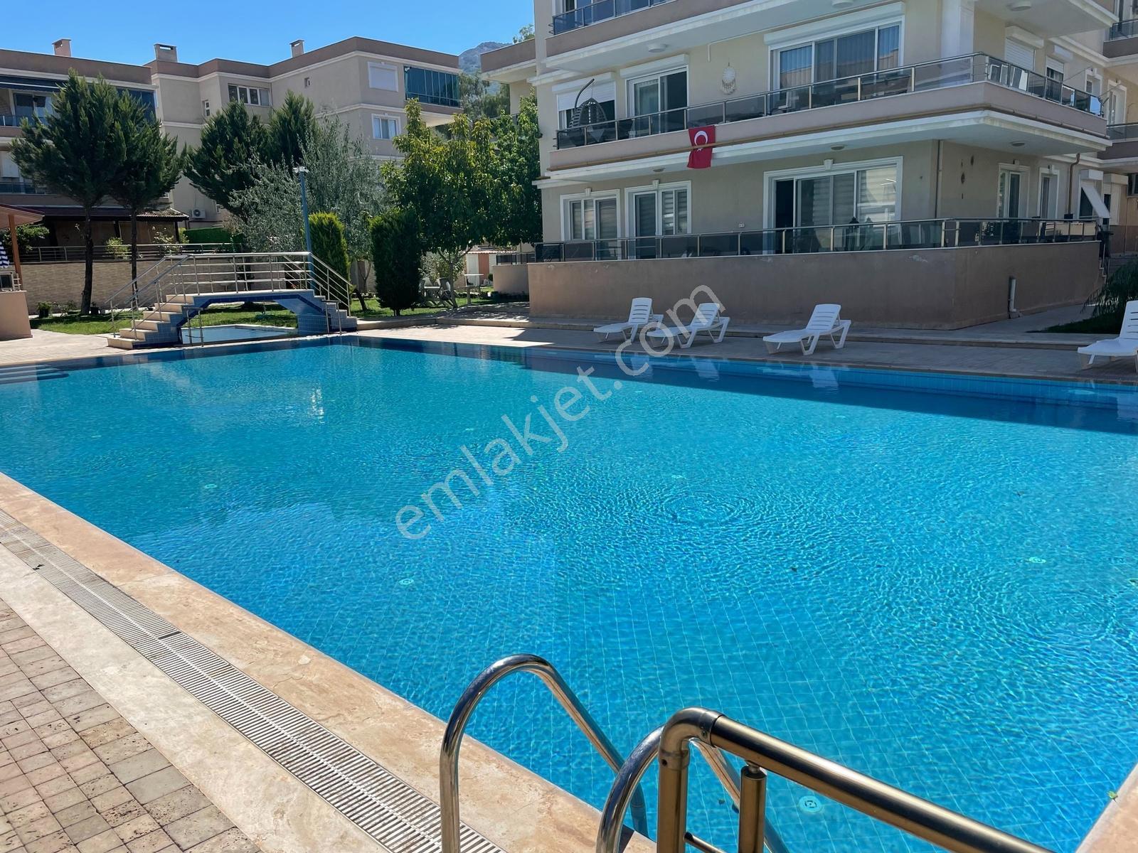 Yeni Foça Merkez Eftelya Sitesi Geniş Tip Ara Kat 3+1 Kiralık - Görsel 31