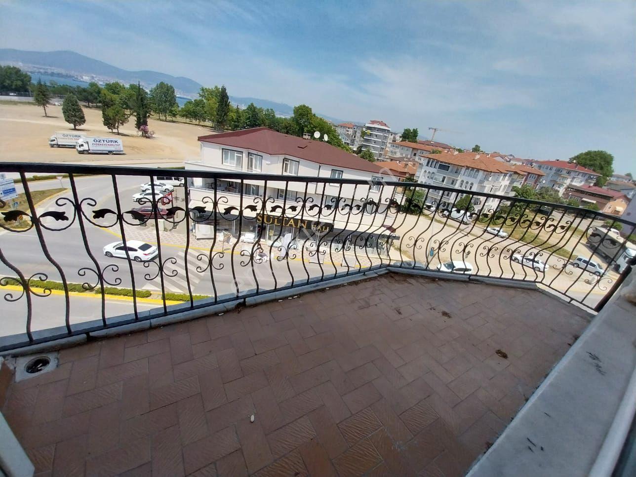 Kocaeli Gölcük Dumlupınar Mahallesi Kiralık 3+1 Daire - Görsel 11