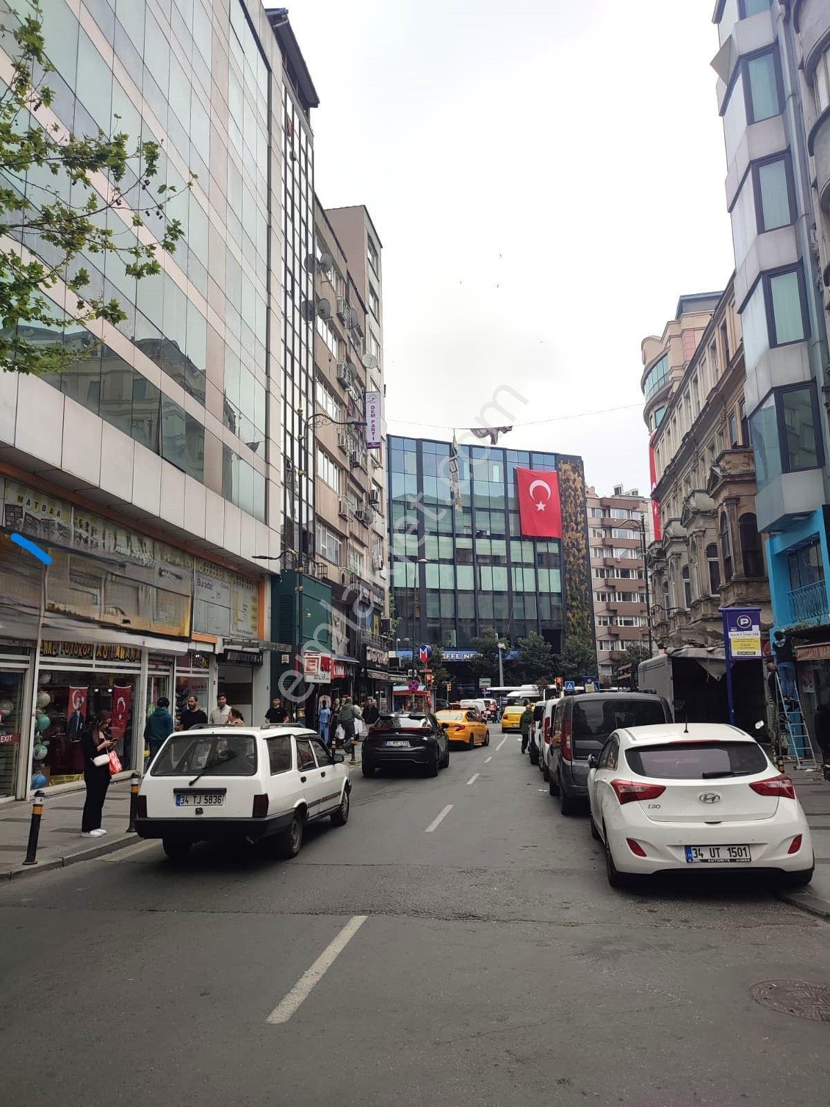 Suna Tabakçı'dan Şişli Ergenekon Caddesi Kiralık Ofis / İş Yeri - Görsel 35