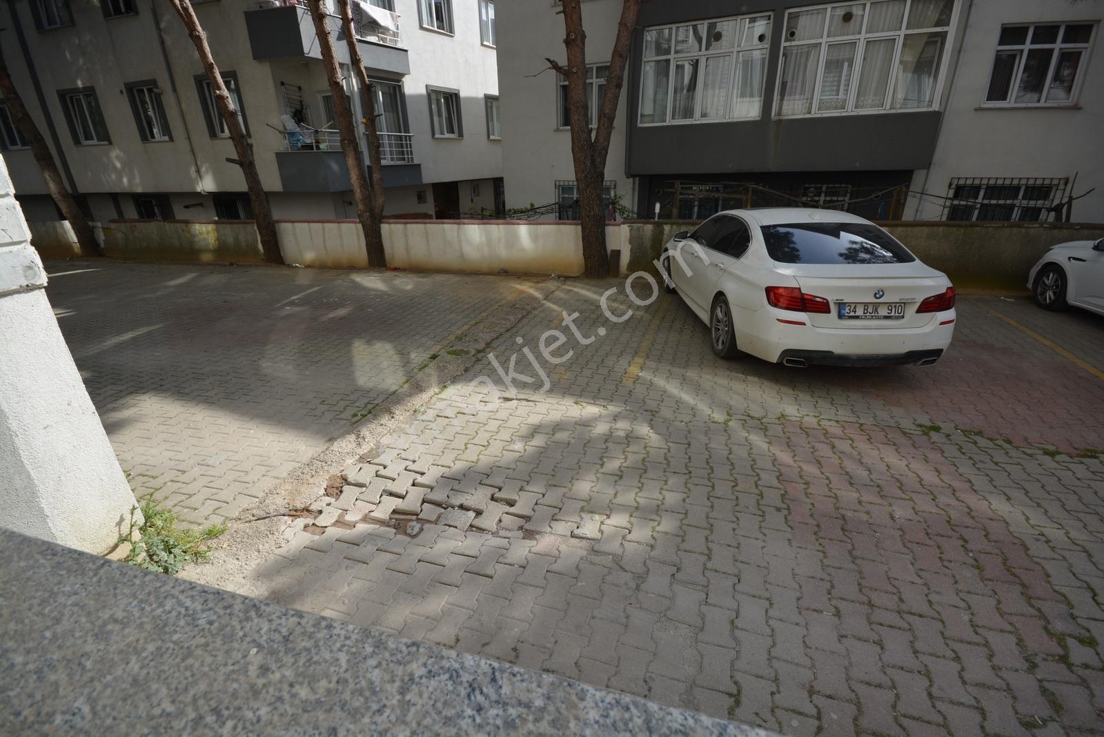 Satılık Metronun Yanında 2+1 Özel Dekorlu Lüks Daire - Görsel 26