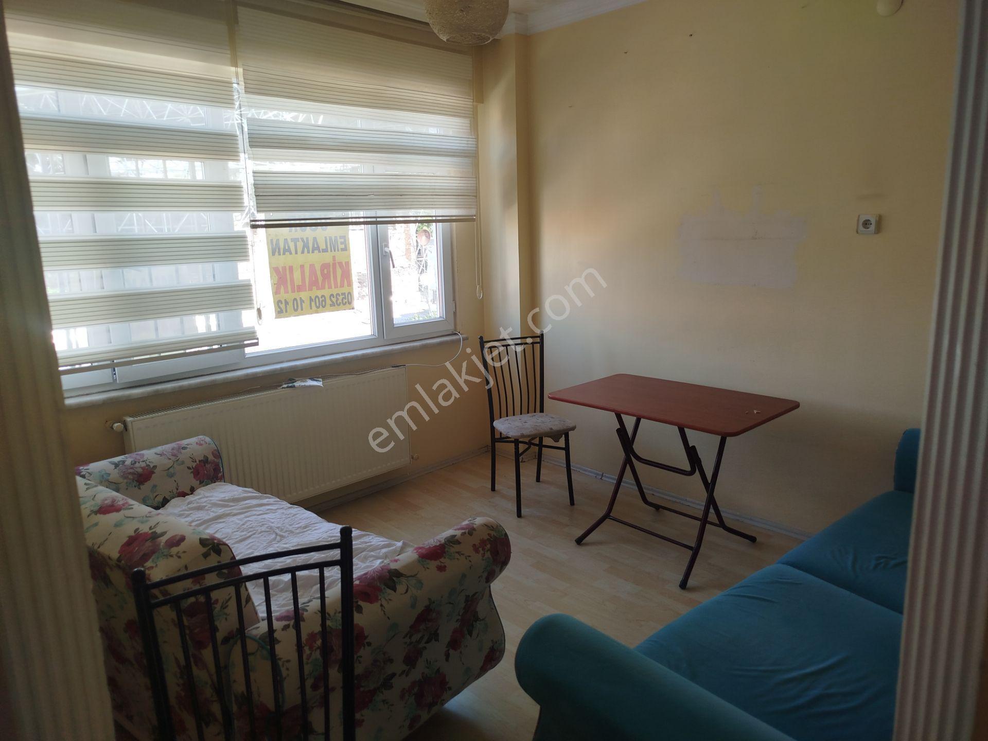 Yedikule'de Deniz Manzaralı Teraslı 2+1 Kiralık Daire - Görsel 3