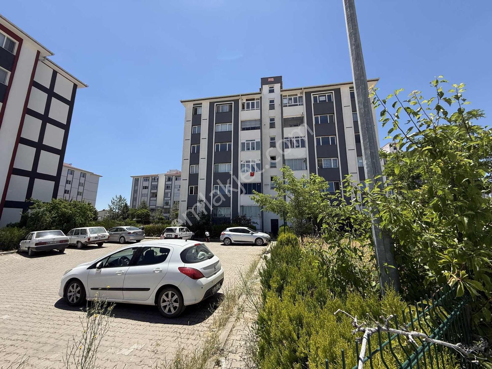 Temelli De Katta Ve Güneşli Cephede Tertemiz Kiralık 3+1 Daire - Görsel 23