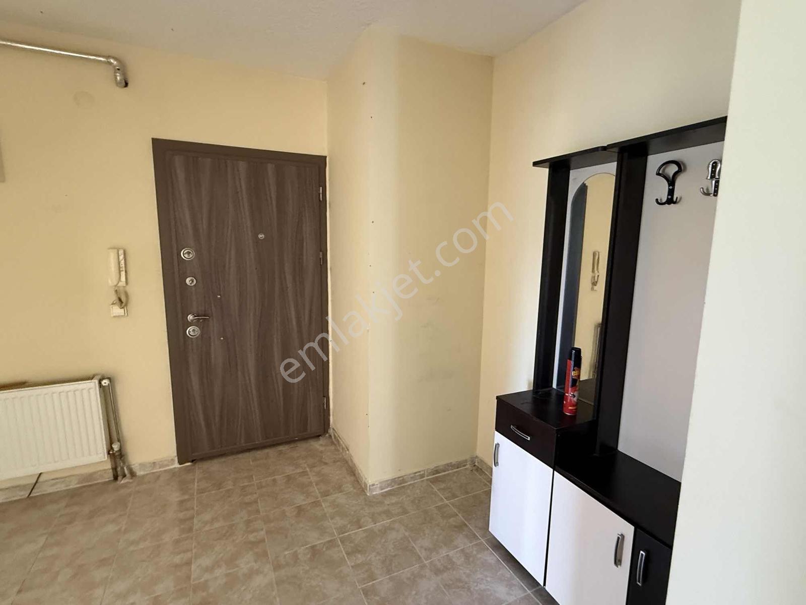 Temelli De Katta Ve Güneşli Cephede Tertemiz Kiralık 3+1 Daire - Görsel 2