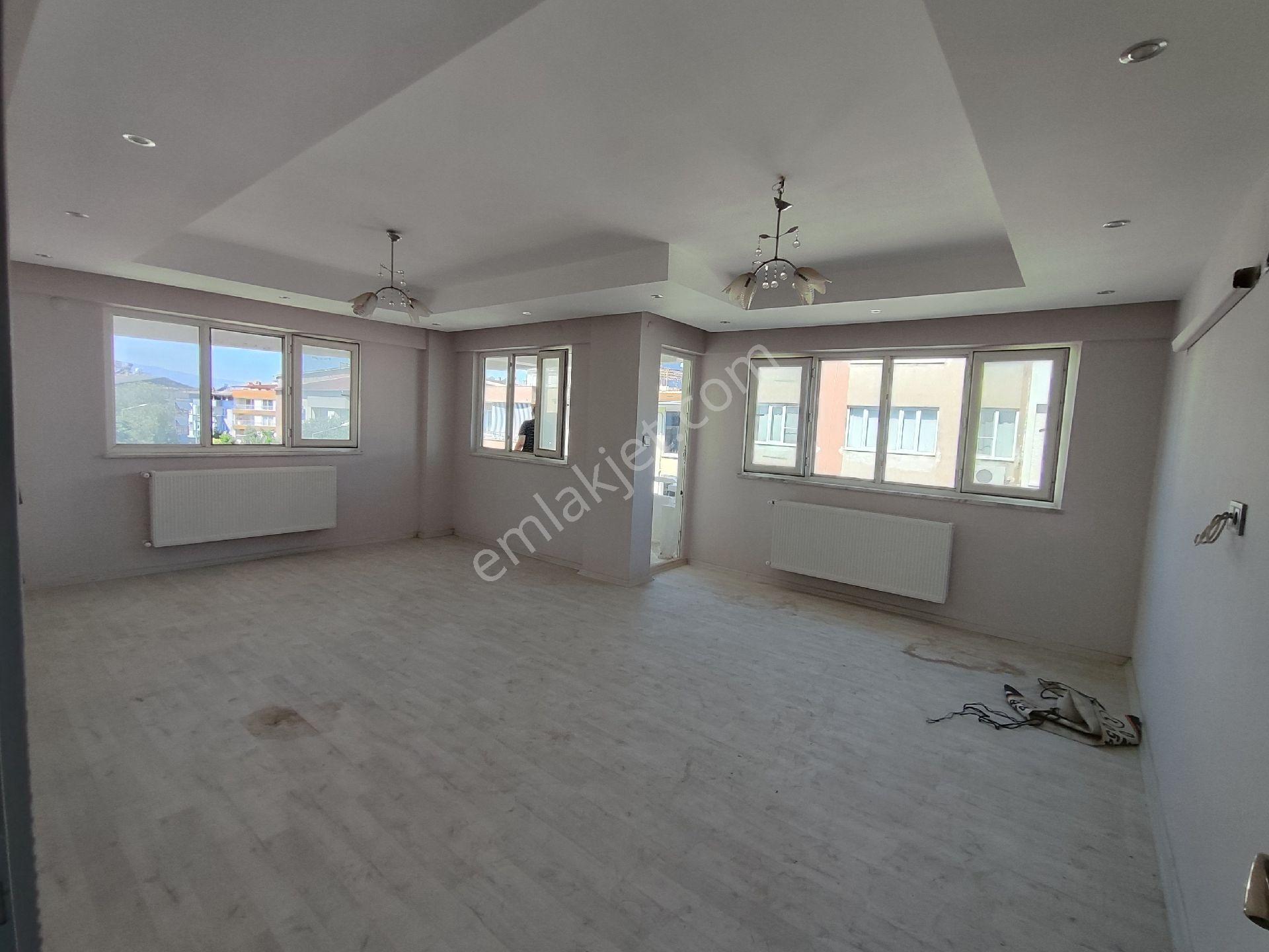 Zafer Mahallesinde 3+1 Doğalgazlı Çatılı Kiralık Daire - Görsel 12