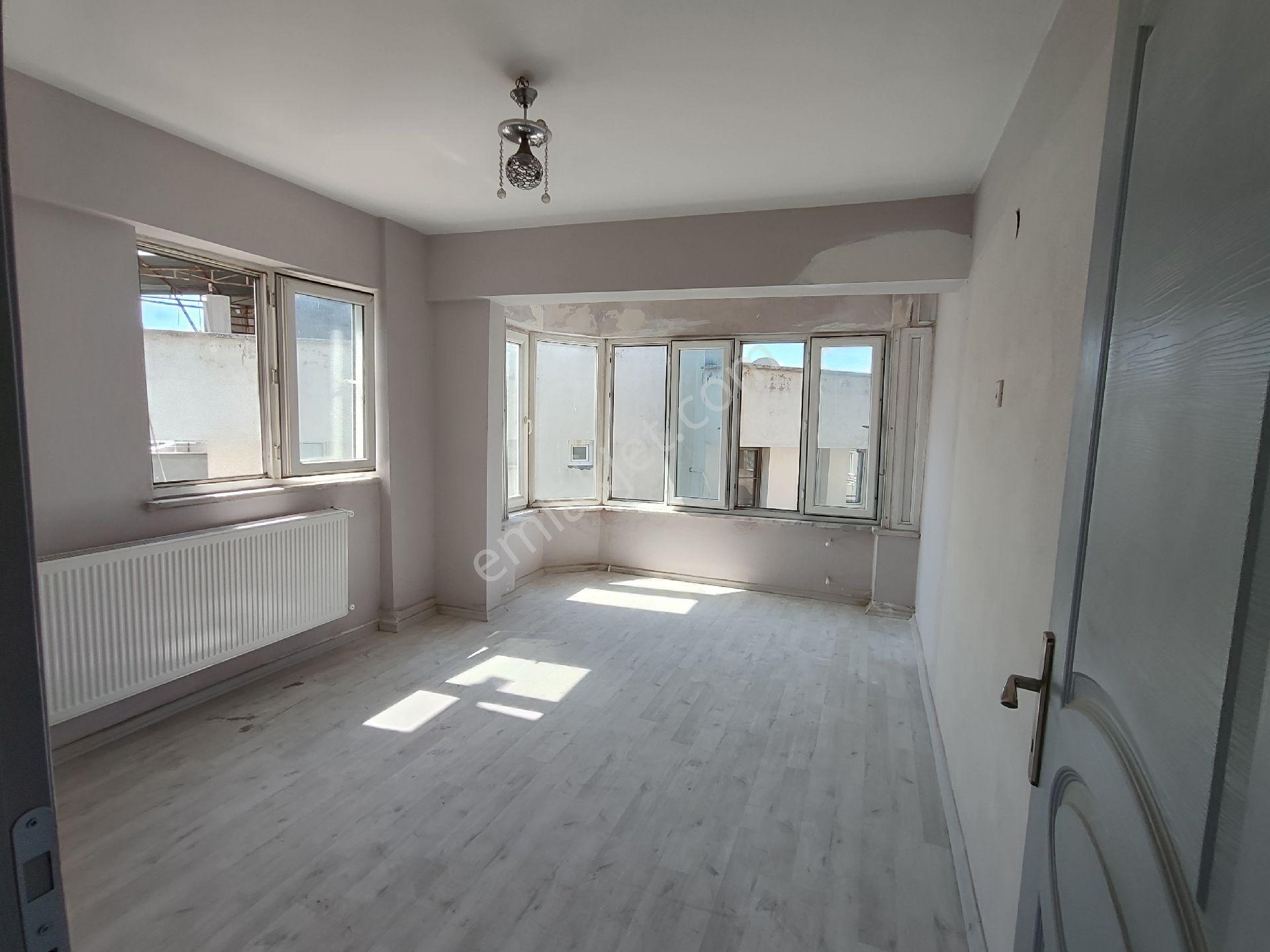 Zafer Mahallesinde 3+1 Doğalgazlı Çatılı Kiralık Daire - Görsel 15