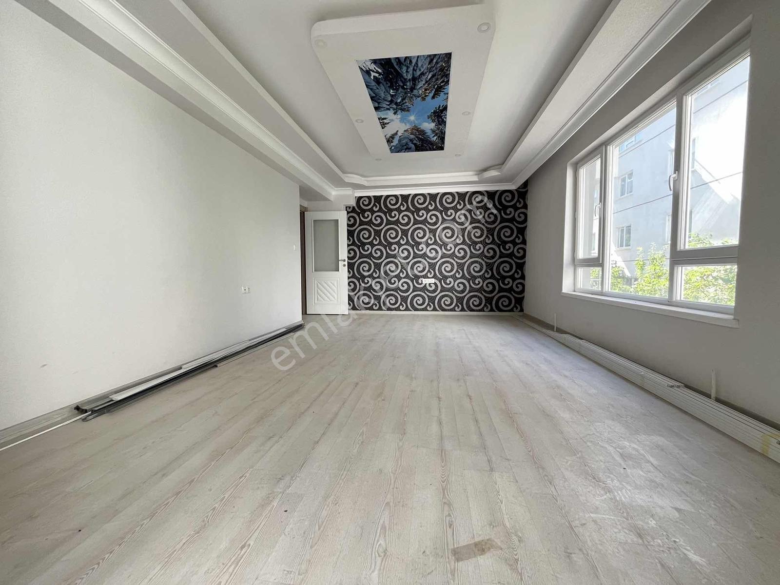 Mülk Emlak Ofisinden 1.katta 3+1 120m2 Full Yapılı Sıfır Daire..